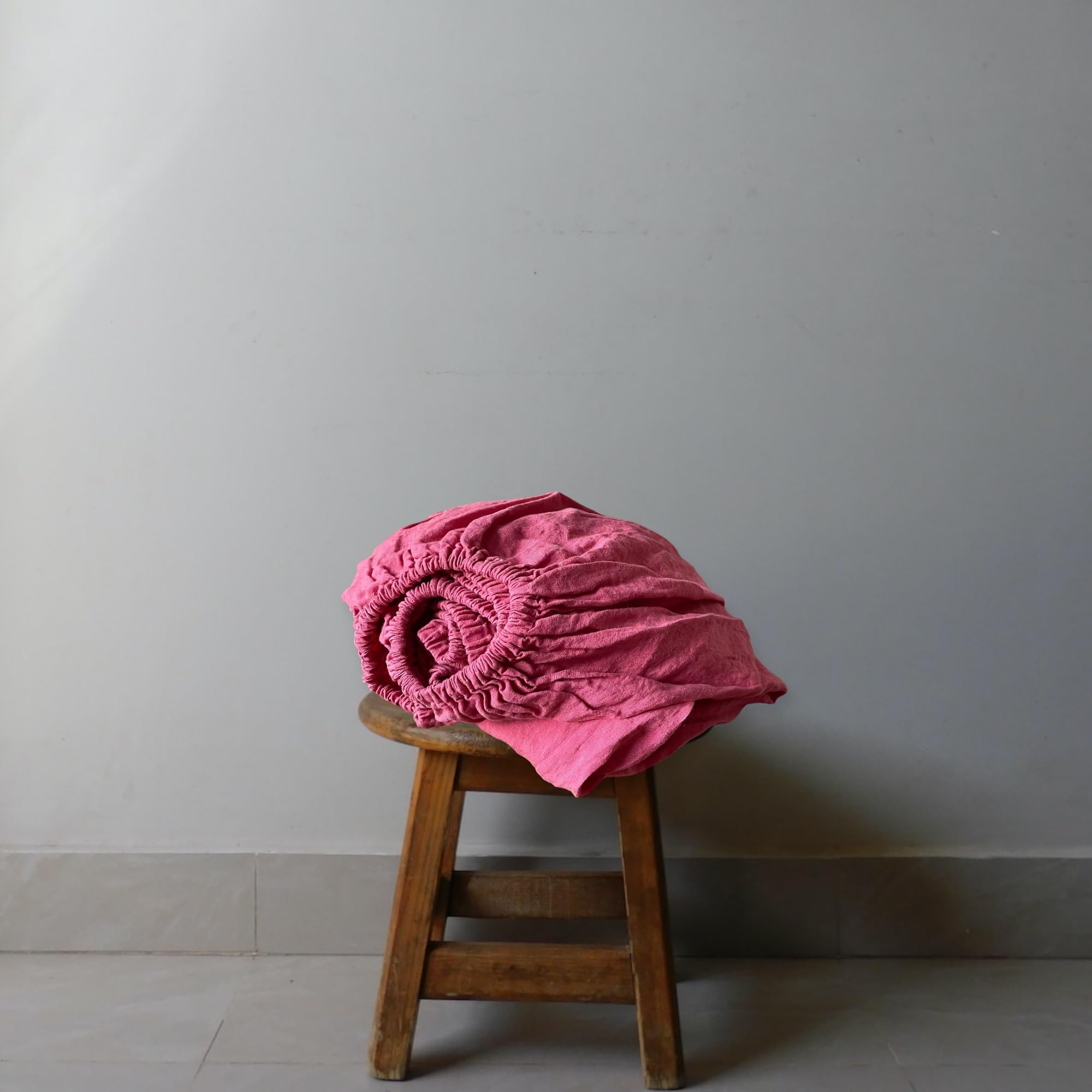 JOWOLLINA Lenzuolo con angoli elasticizzati in 100% lino slavato (200 x 200 + 30 cm, frutti di bosco)