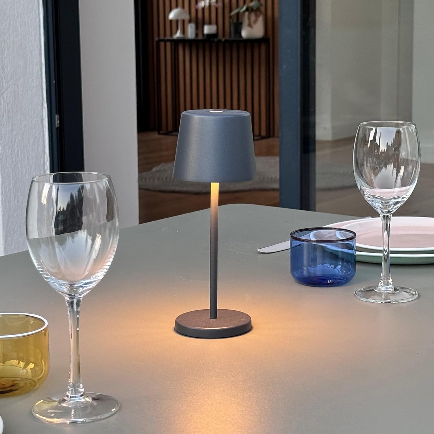 Mini Lampada da Tavolo Touch Wireless LED Grigia - immagine 7