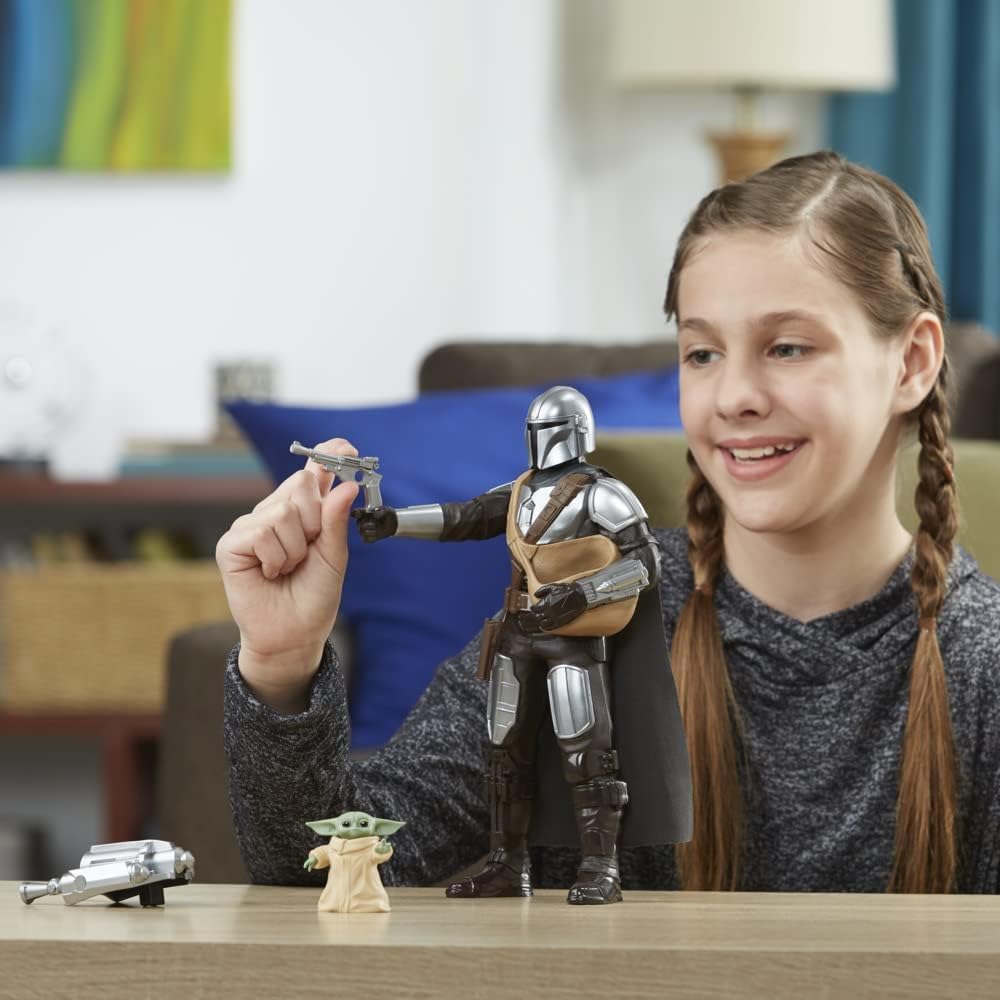Hasbro Star Wars Galactic Action - Mandaloriano e Grogu - immagine 6