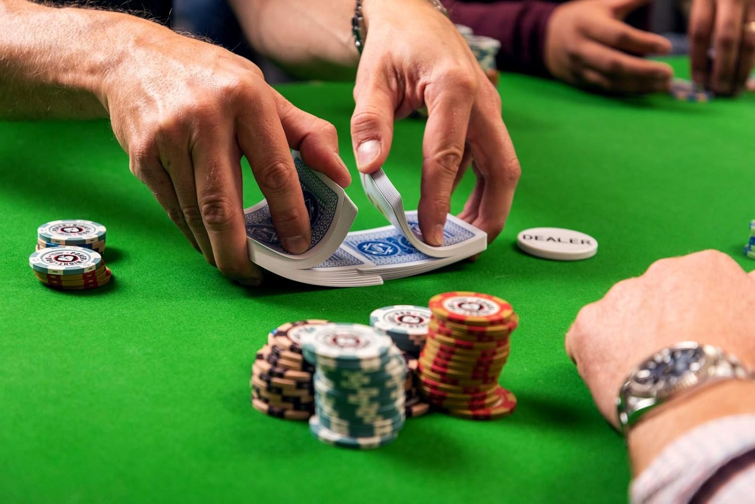 Poker Night Pro - 2 Mazzi Carte da Gioco 100% Plastica - immagine 6