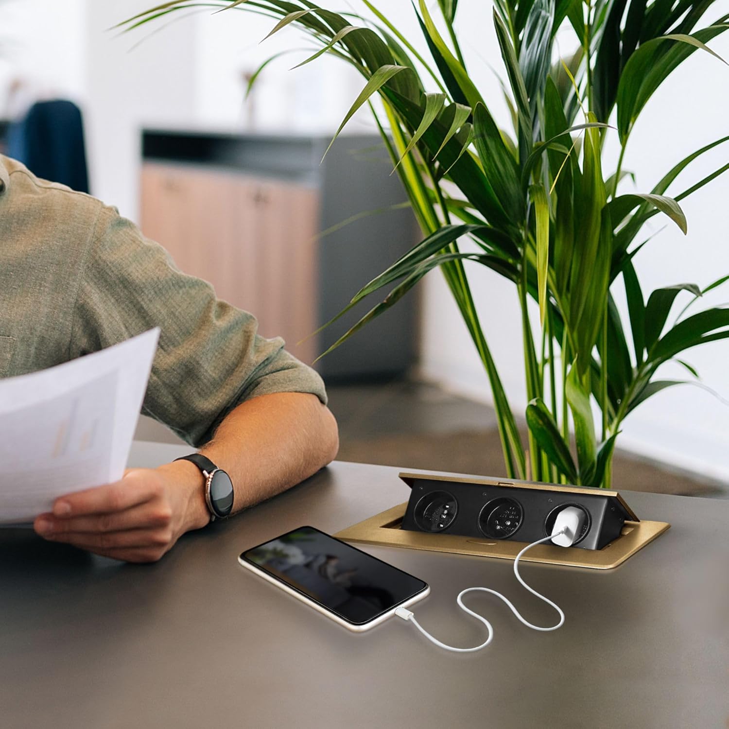 Multipresa a Scomparsa Bordo Piatto, Oro - immagine 2