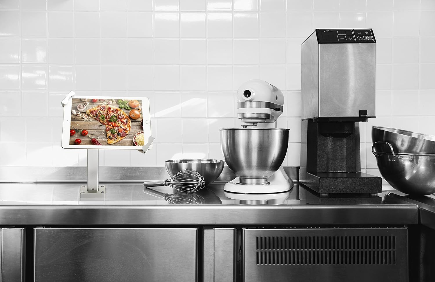 CTA Secure Mounts to Wall - Supporto Tablet con Chiave - immagine 3