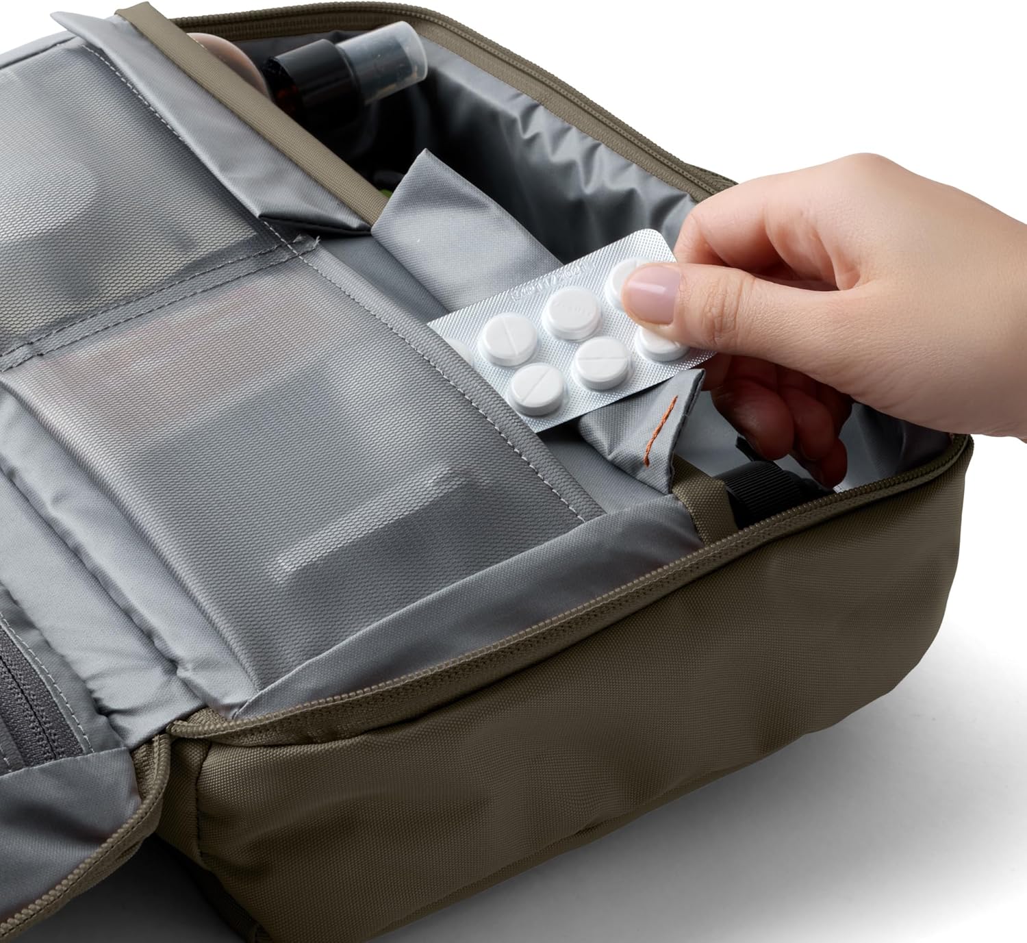 Bellroy Hanging Toiletry Kit Plus 8L - SeaKelp - immagine 5