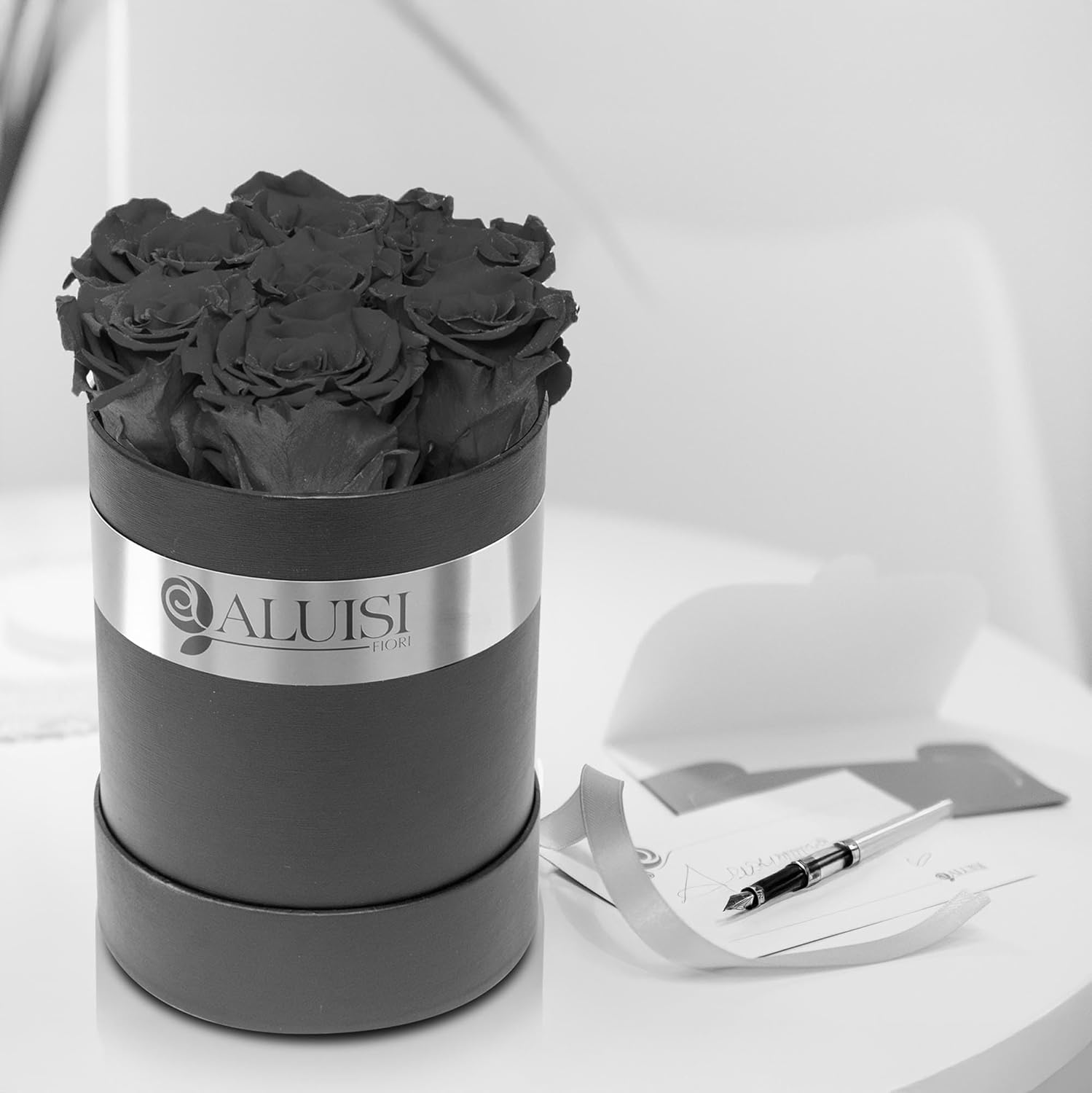 Aluisi Fiori - Box Nera con 7 Rose Rosse Stabilizzate - immagine 3