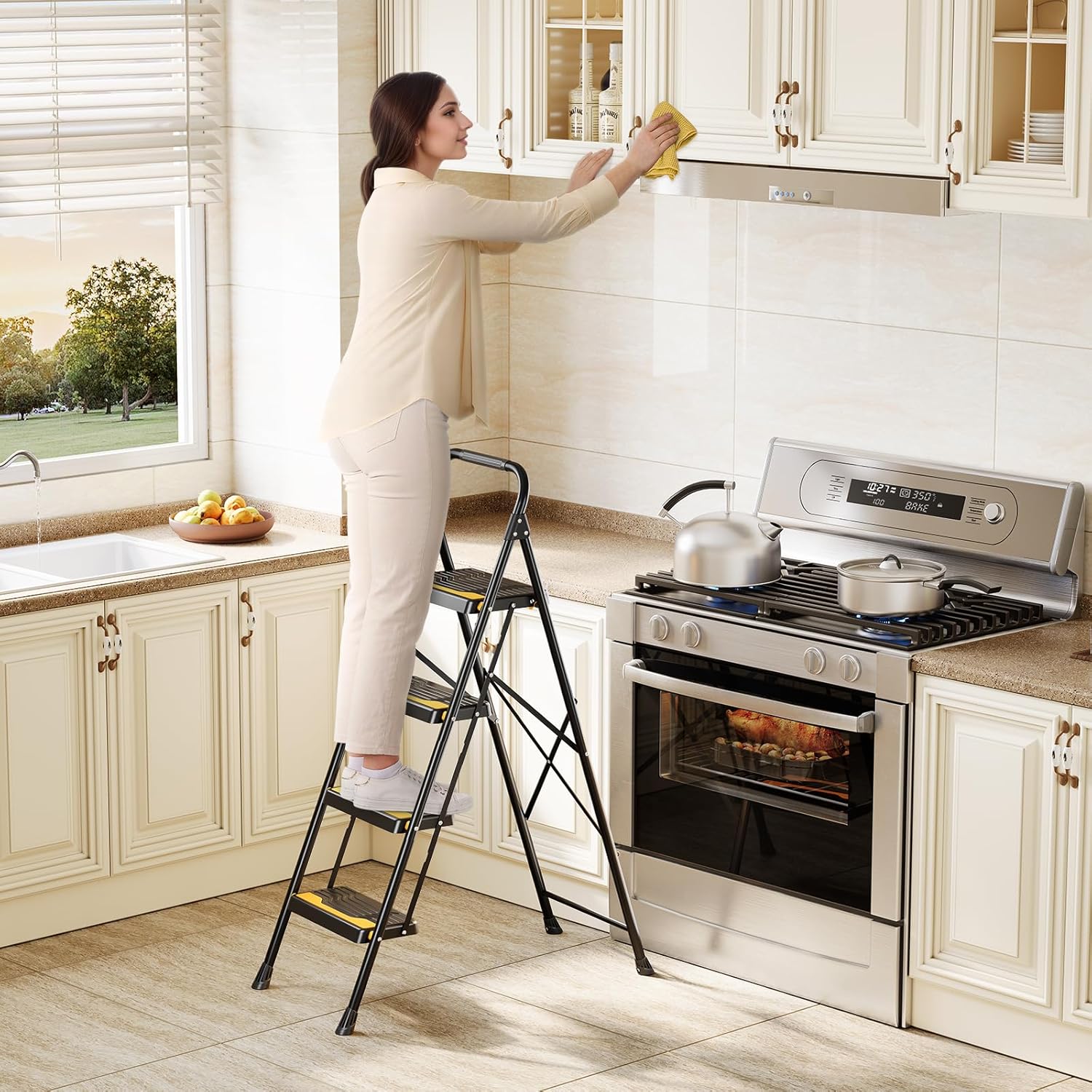 Scala a 4 Gradini Pieghevole, Nera - immagine 2