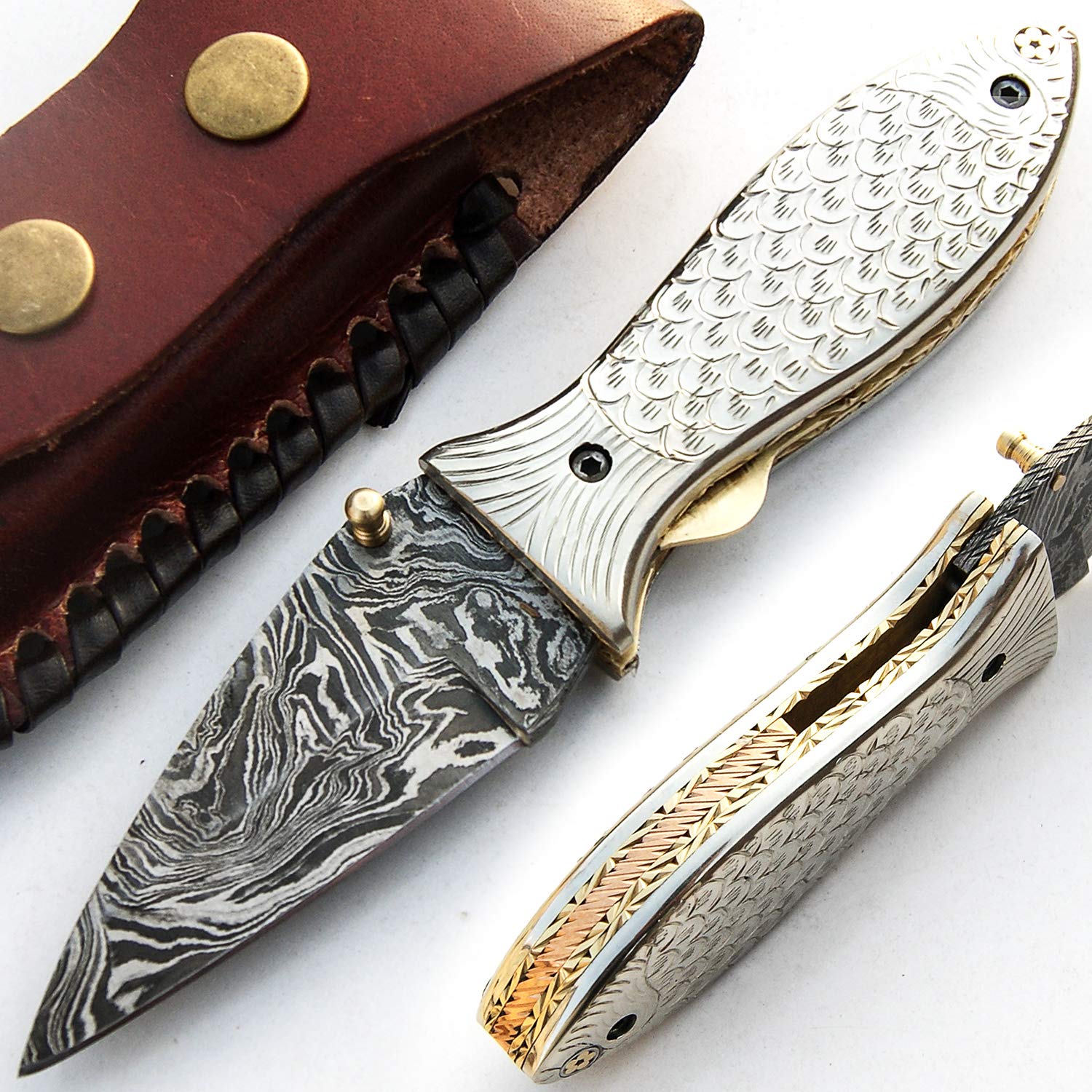 Coltello in Acciaio Damasco Fatto a Mano con Fodero 9516