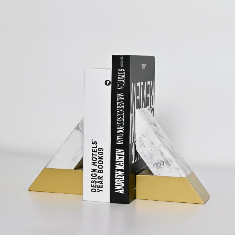 Aka & Lou Fermalibri in marmo, triangolari con inserto in ottone, set da 2