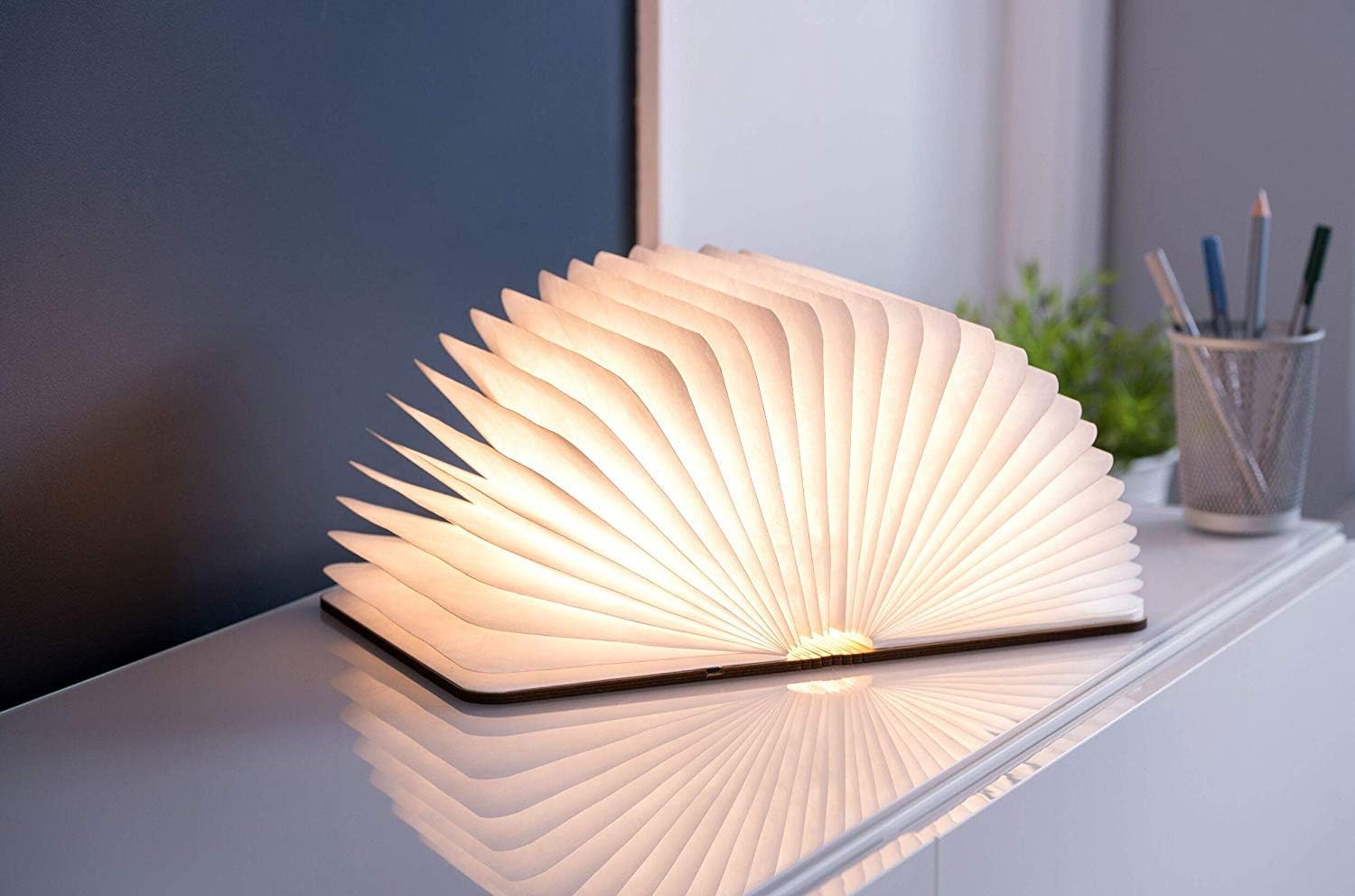 Gingko Smart Book Light in Legno Naturale - Noce - immagine 3