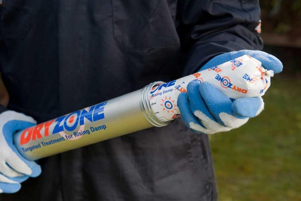 Pistola di Iniezione DryZone contro Risalita Capillare - immagine 2