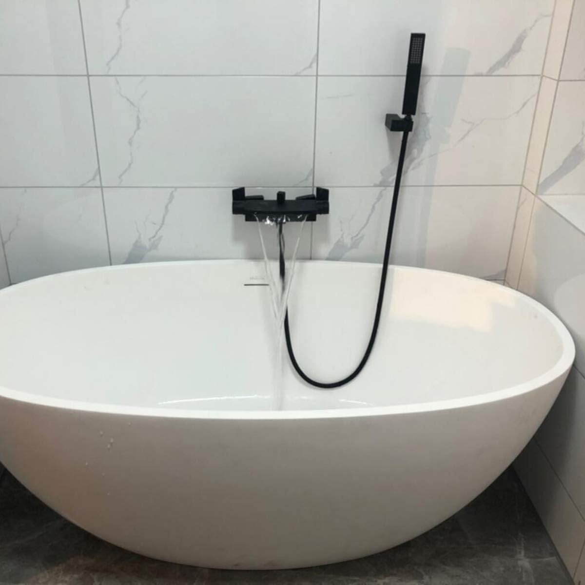 Miscelatore Vasca da Bagno a Cascata Nero con Doccetta - immagine 5