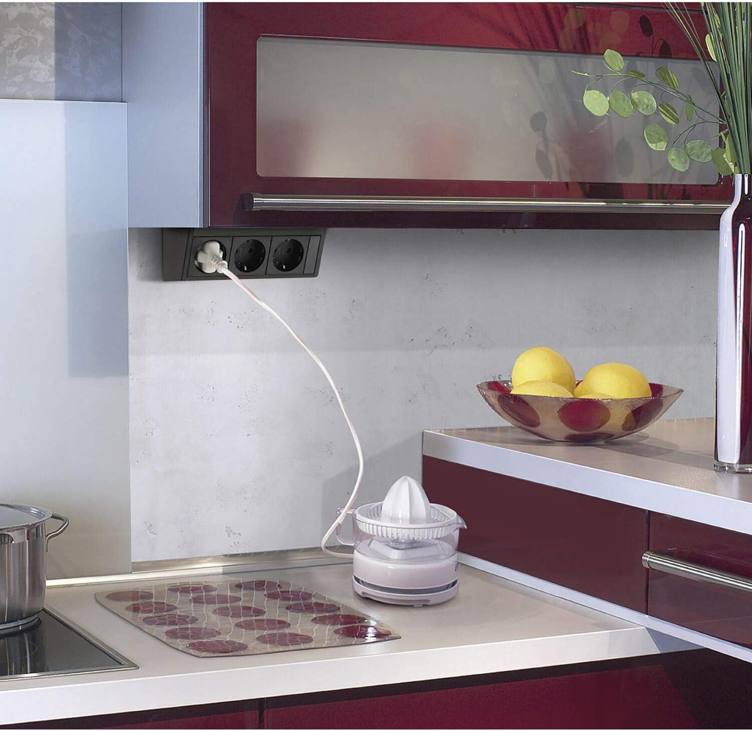 EVOline 159800014900 Presa R-Dock 3 x Schuko Nero - immagine 3