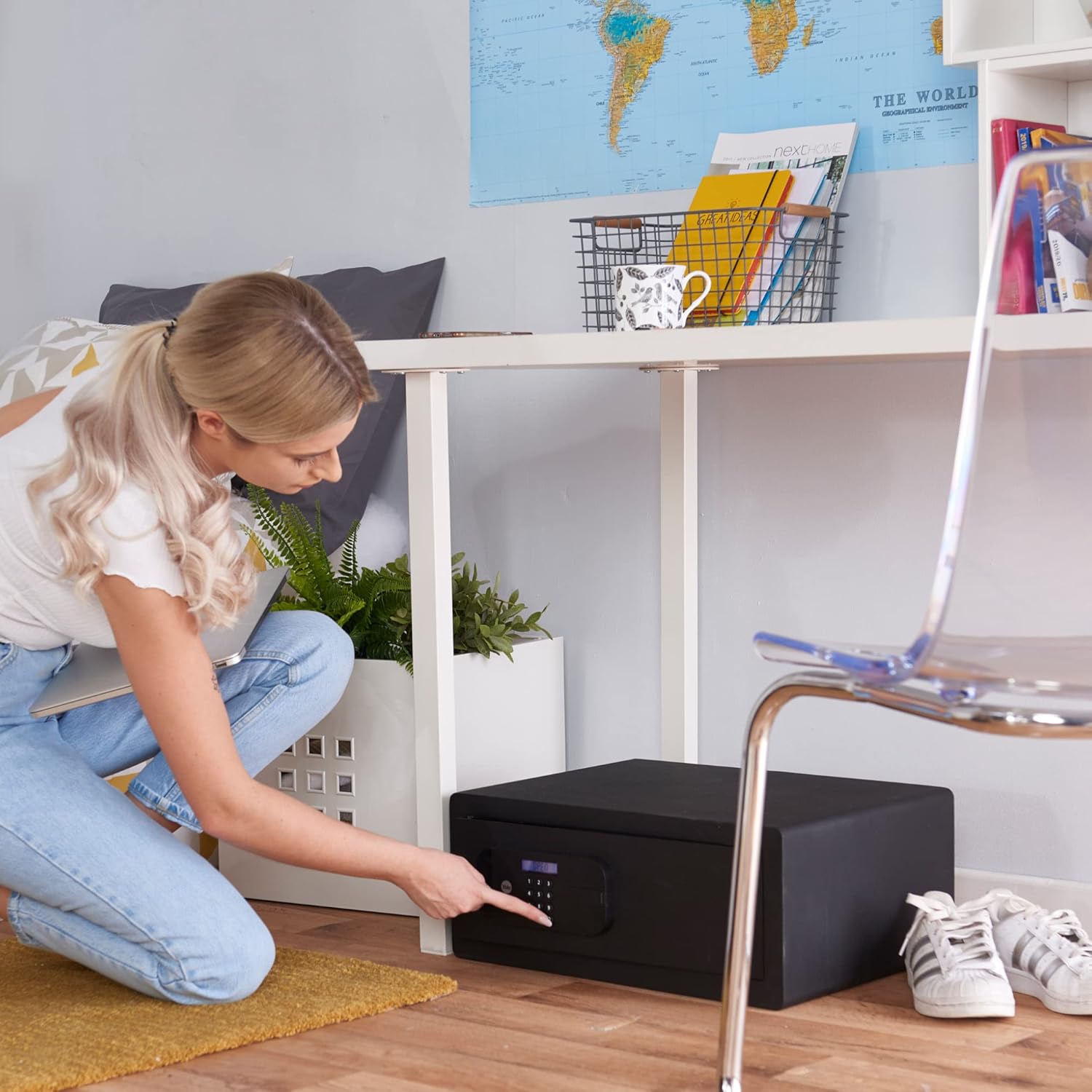 Yale Cassaforte motorizzata per laptop ad alta sicurezza YYLEB/200/EB1, accesso con codice pin digitale, funzione di blocco e tasto di sovraccarico, dim interne: 192 x 475 x 295mm - immagine 5