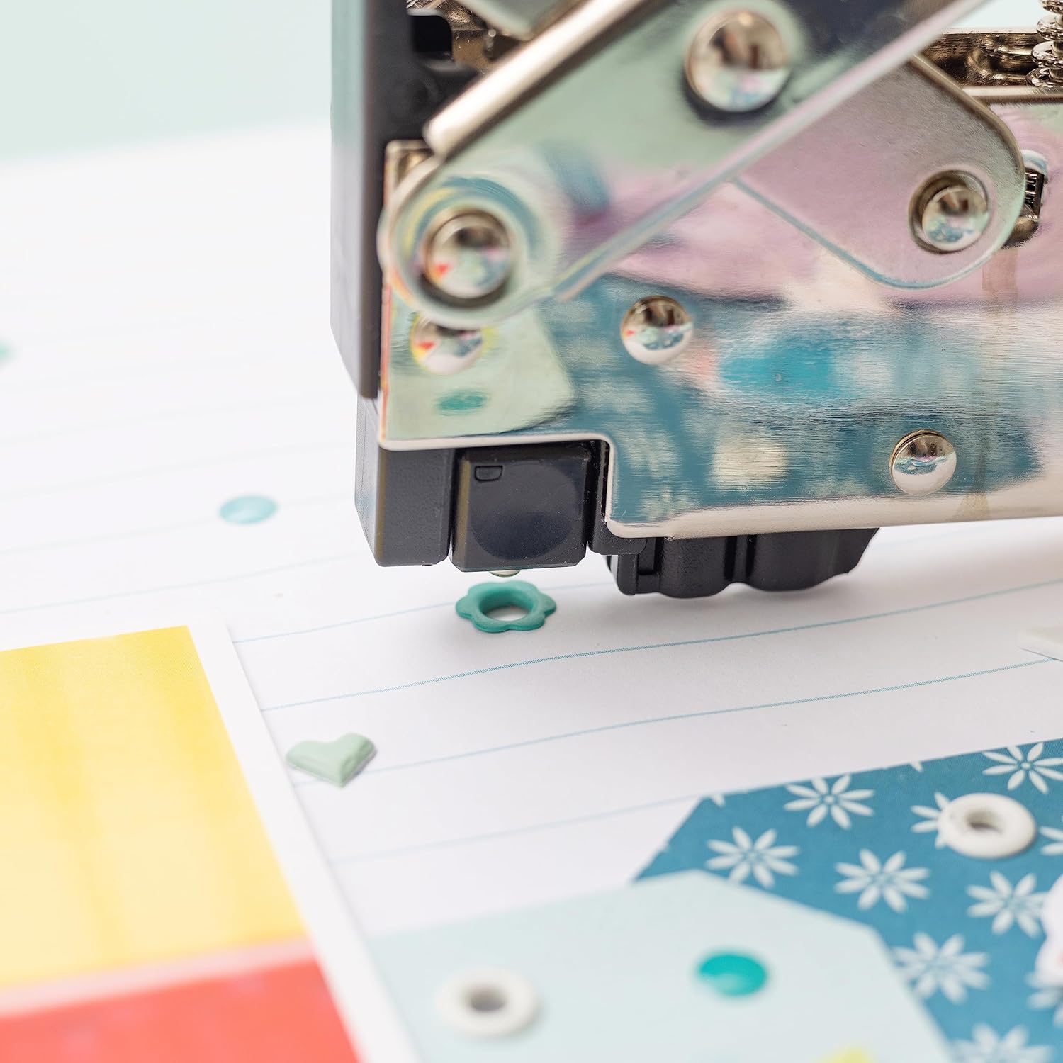 We R Memory Keepers Crop-A-Dile II Big Bite Punch - immagine 6