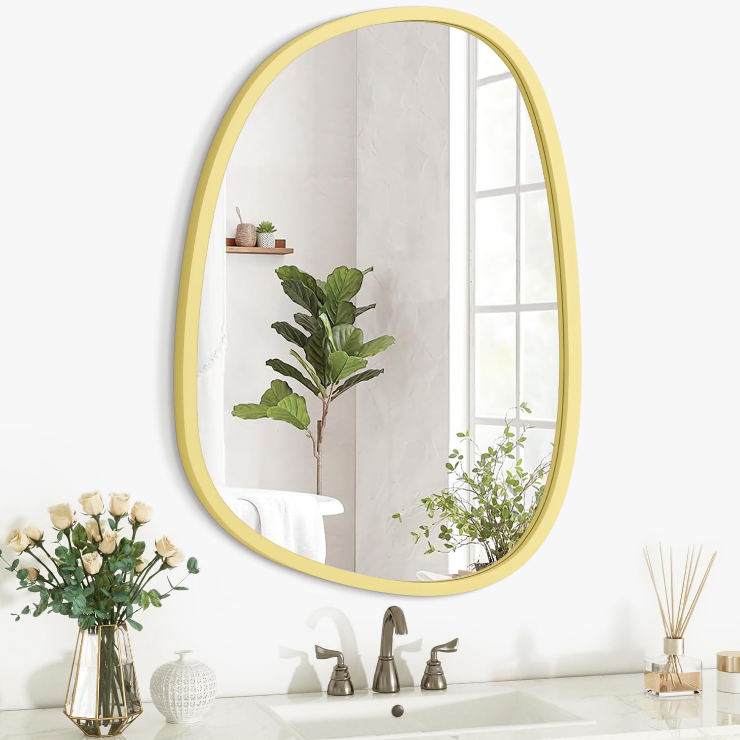 Specchio da Parete Irregolare Giallo con Cornice Asimmetrica