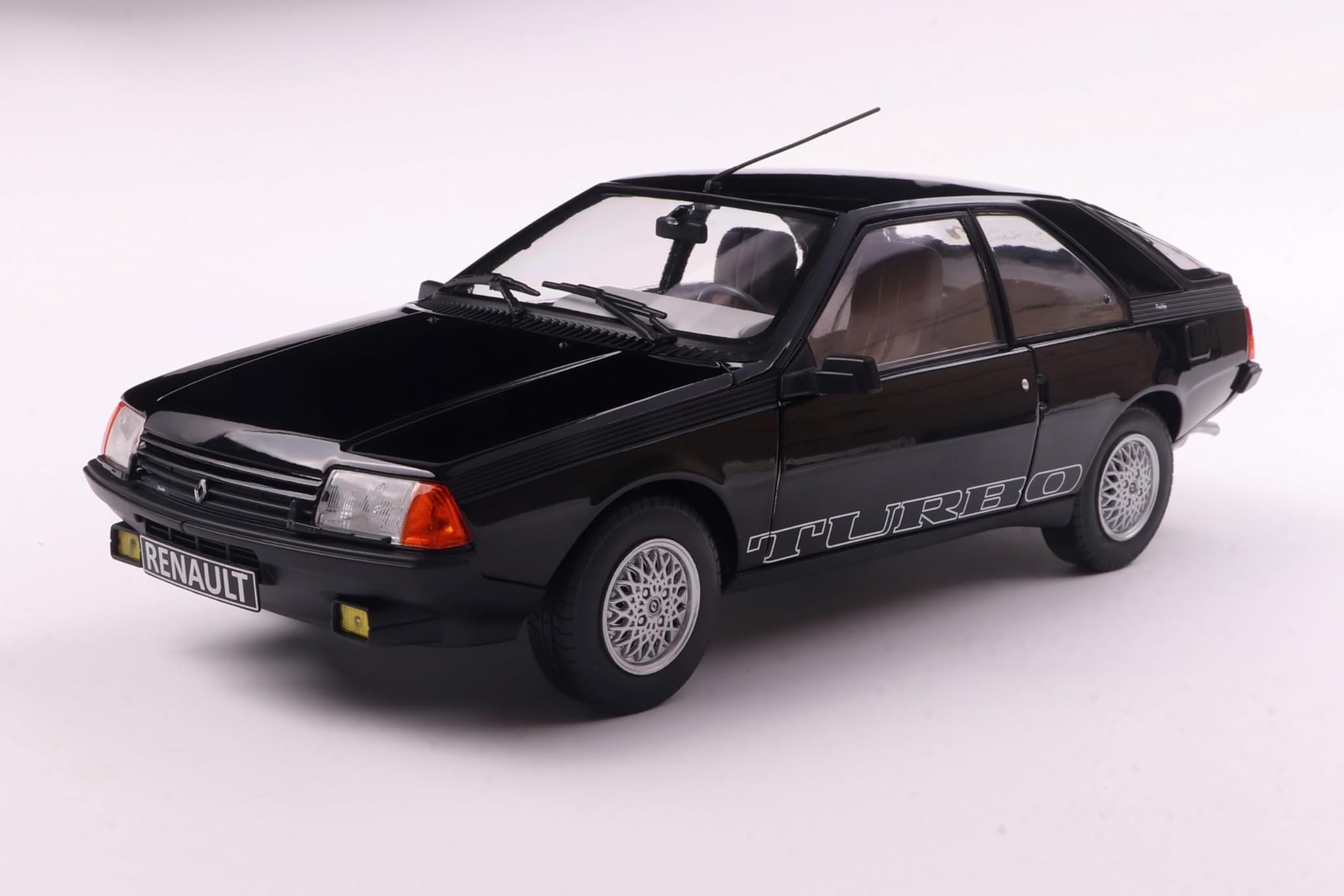 Solido 1:18 Renault Fuego Turbo Black 1980