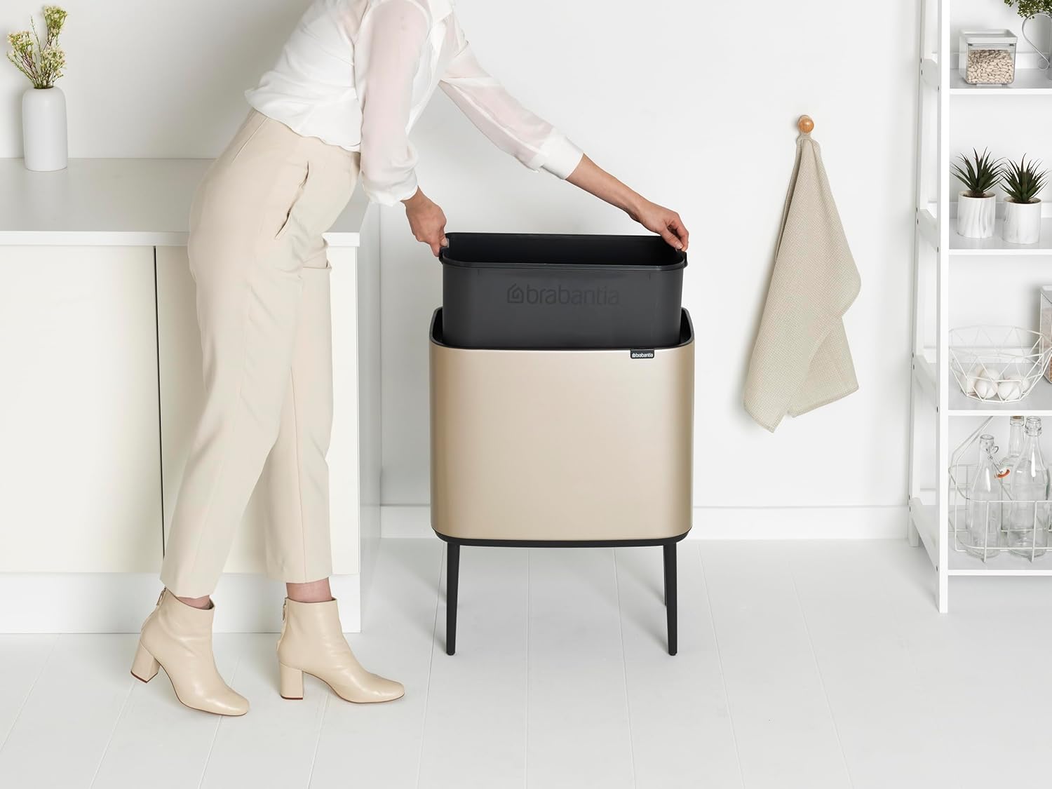Brabantia Bo Touch Bin, Metallic Gold, 36L - immagine 6
