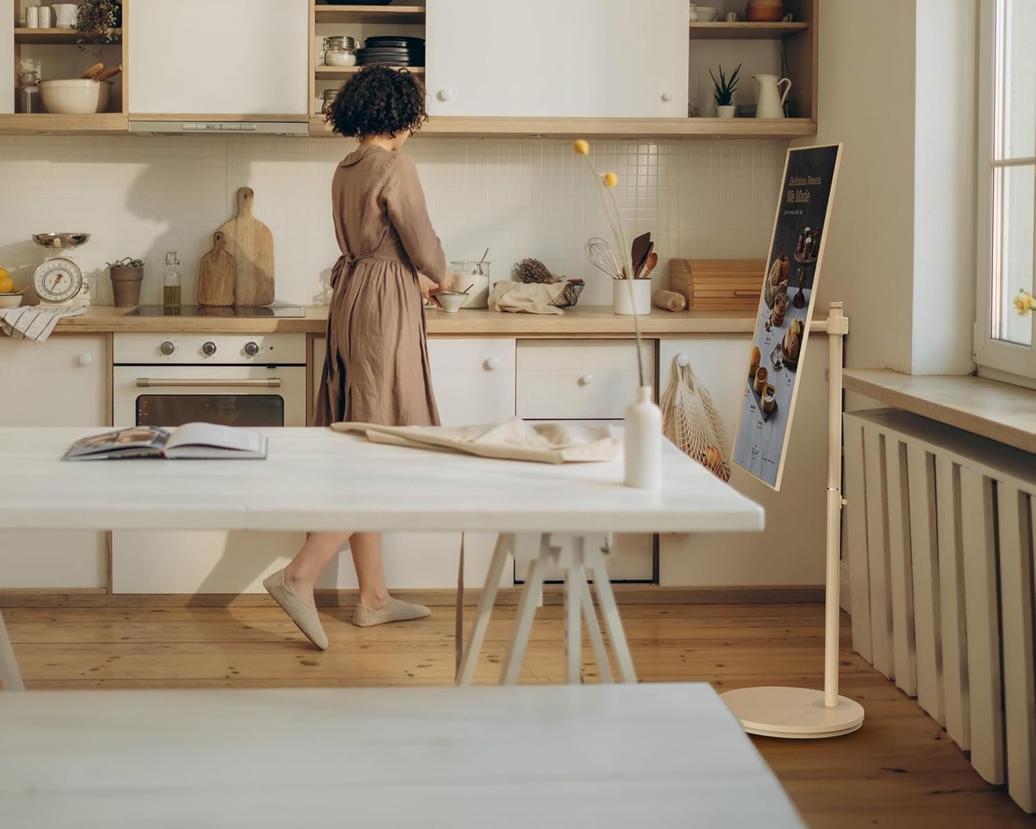 Fitueyes Supporto TV da Pavimento per 24"-48" con Ruote - immagine 6