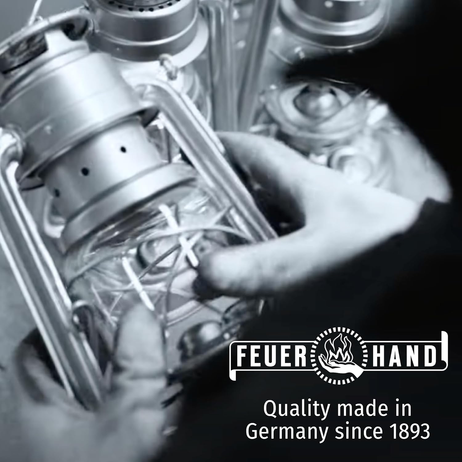 Feuerhand 276 Lanterna a olio per esterni, prodotta in Germania dal 1893, lampada a paraffina con acciaio zincato, cherosene antiruggine, serbatoio da 300 ml, combustione 20 ore, da appendere o da - immagine 3