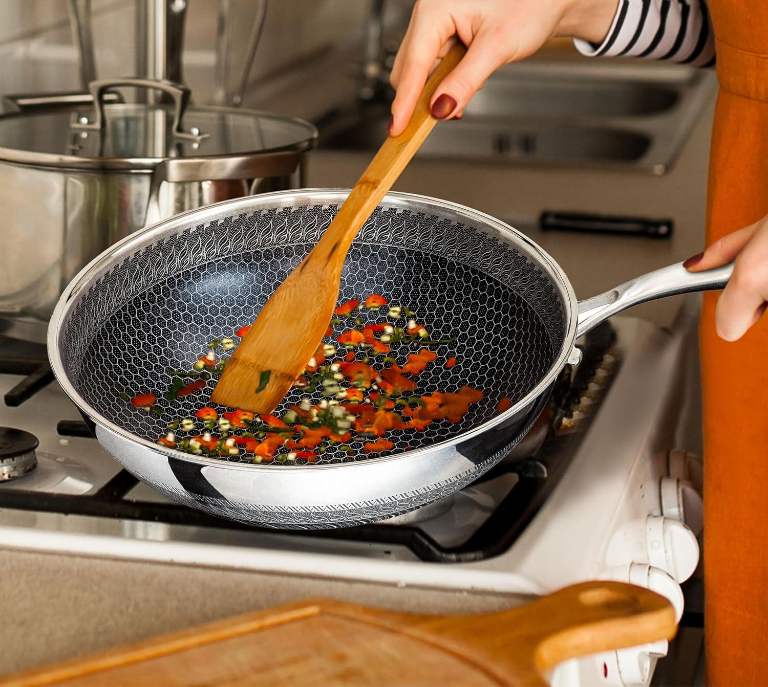 Intignis® Wok 30 cm con Coperchio, Antigraffio - immagine 6