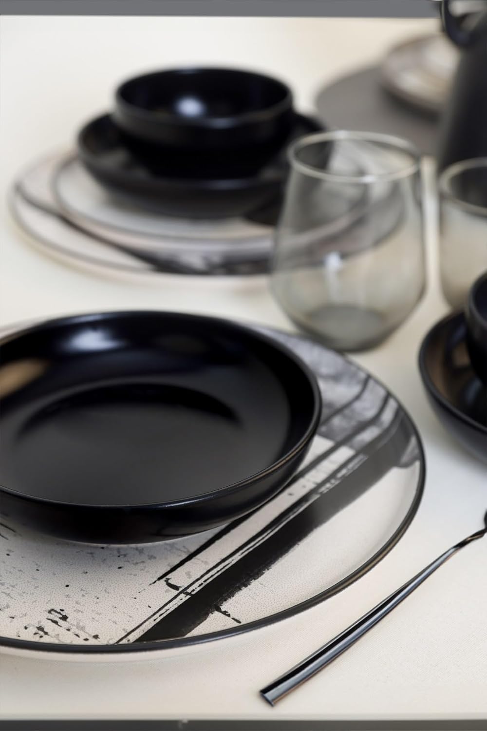 Set 24 Pezzi in Ceramica Nera e Bianca - immagine 6