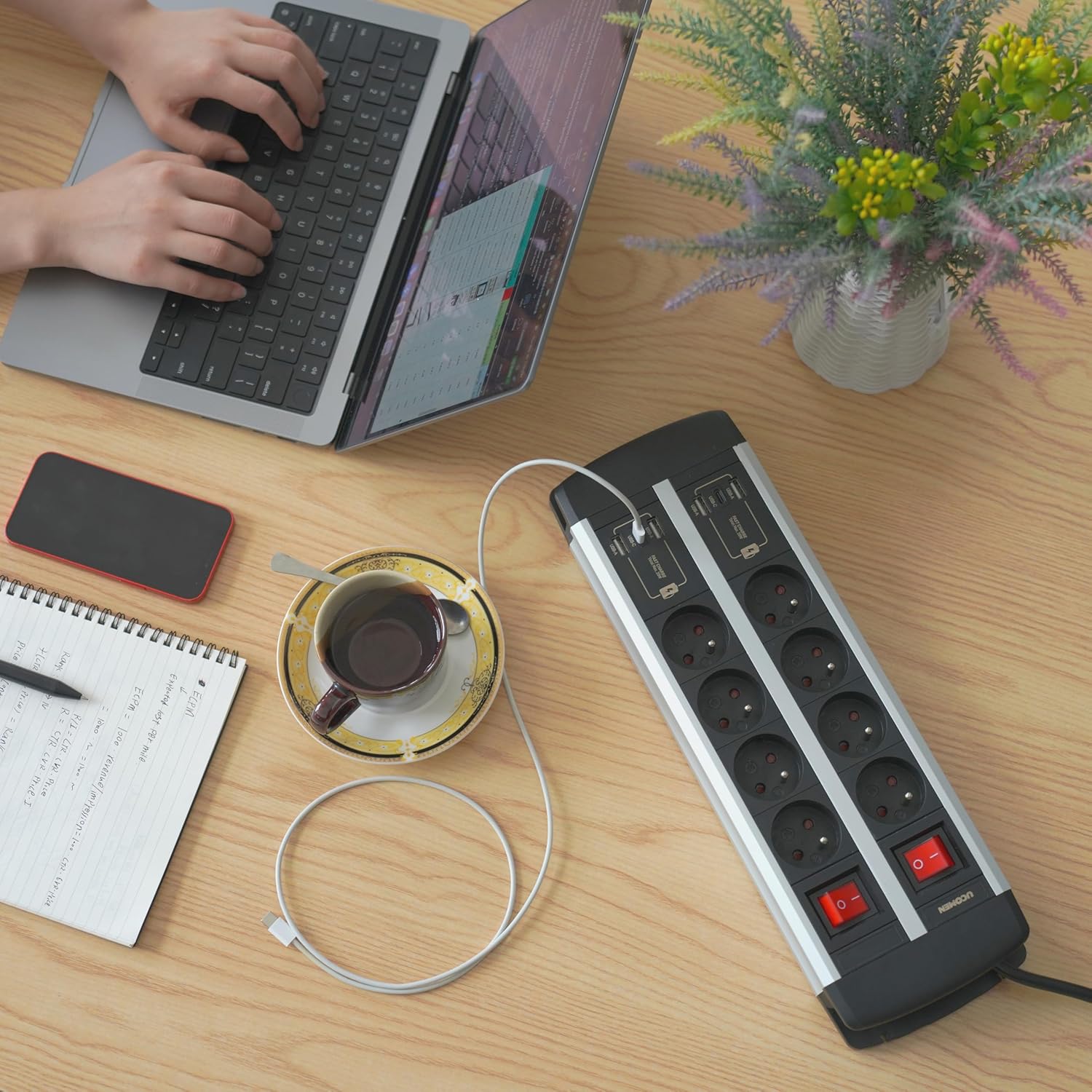 Multipresa 8 Prese con 2 Interruttori e USB 20W - immagine 2