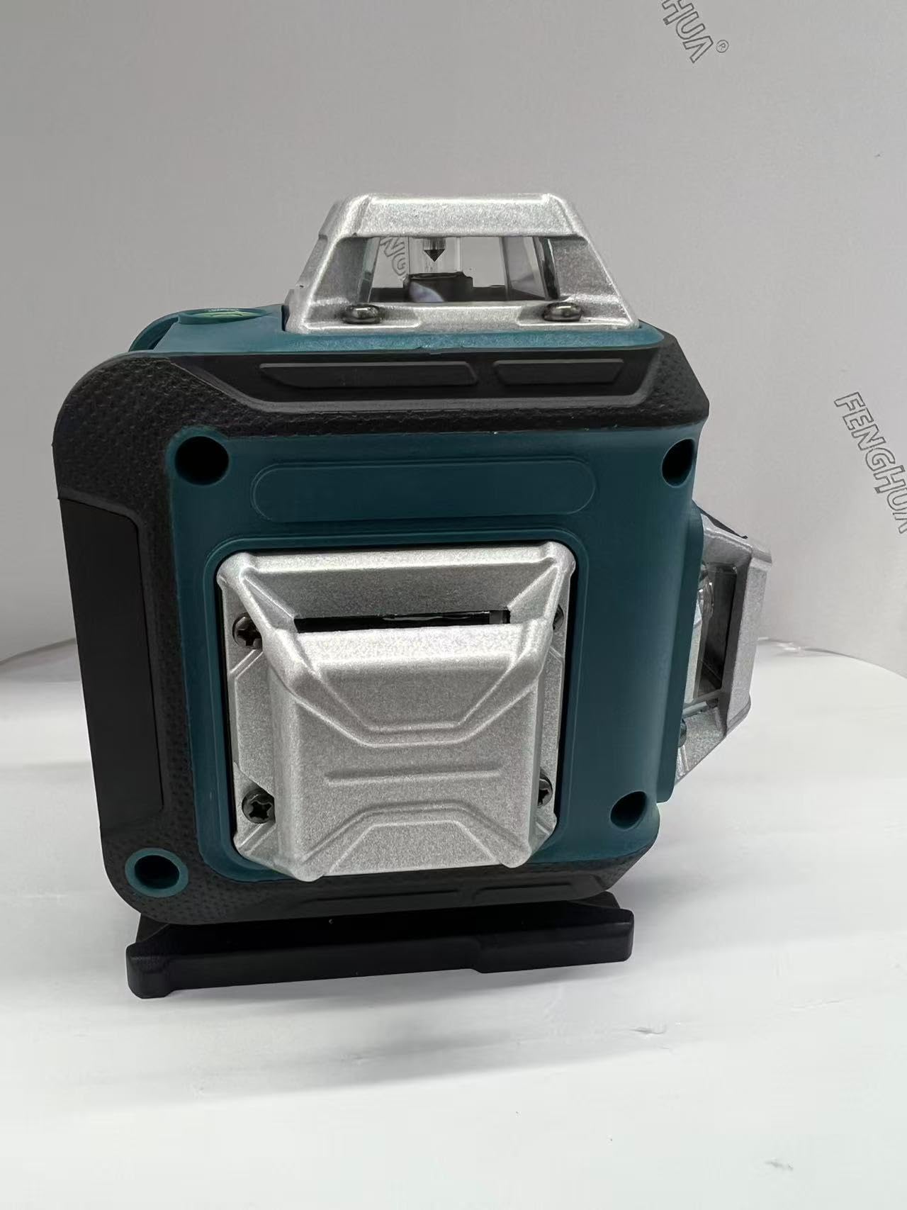 Livella Laser 16 Linee 360° con Croce Verde, 2 Batterie