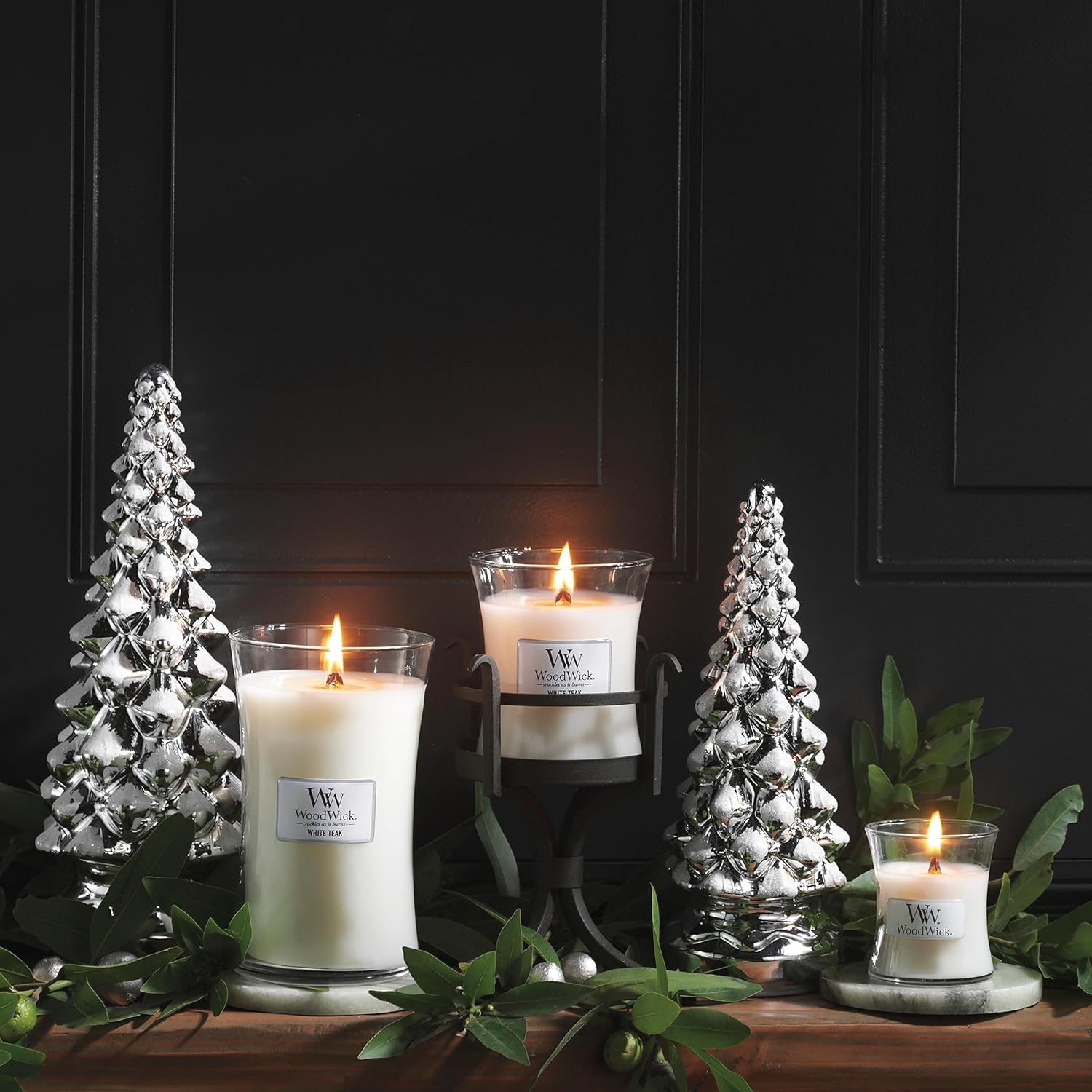 WoodWick Medium Hourglass Scented Candle, White Teak - immagine 7