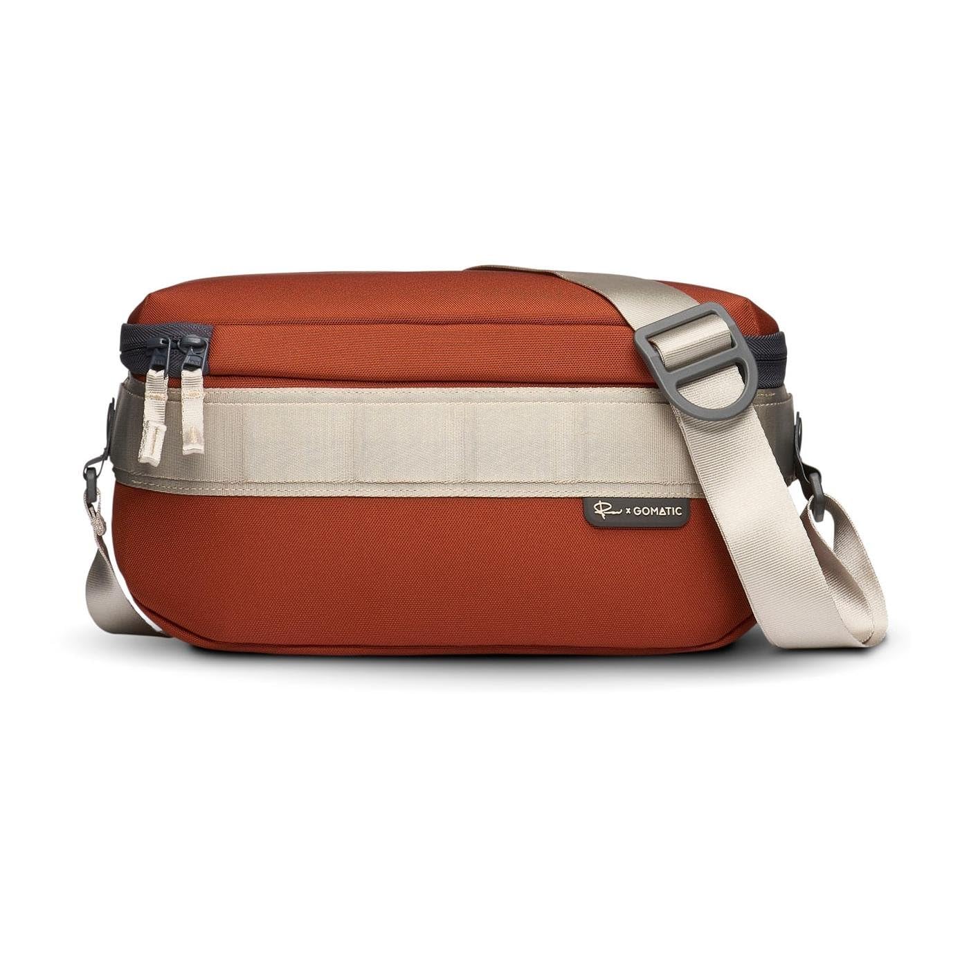 Gomatic Peter McKinnon Luma Camera Sling 9L, Rosso