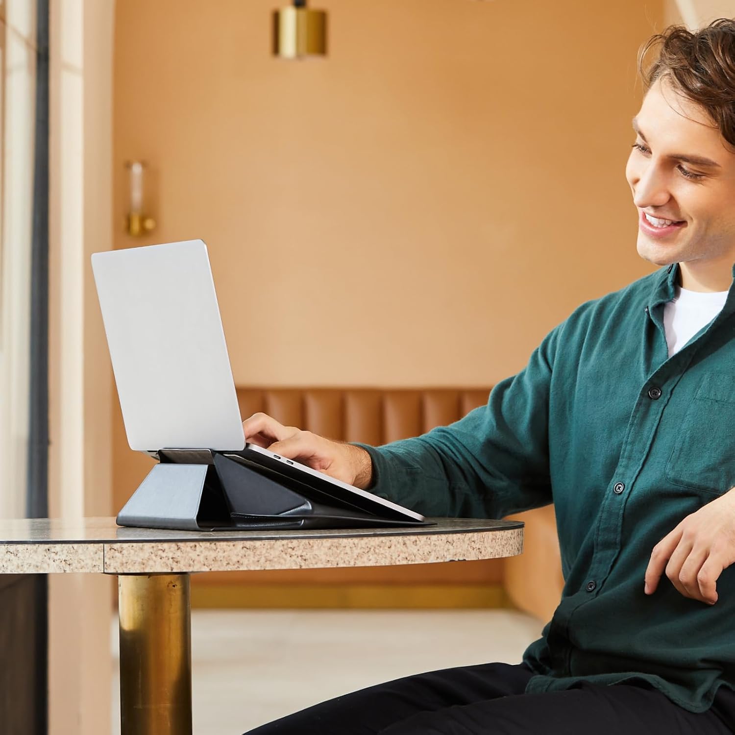 Moft Custodia per Laptop e Supporto Espandibile - immagine 4