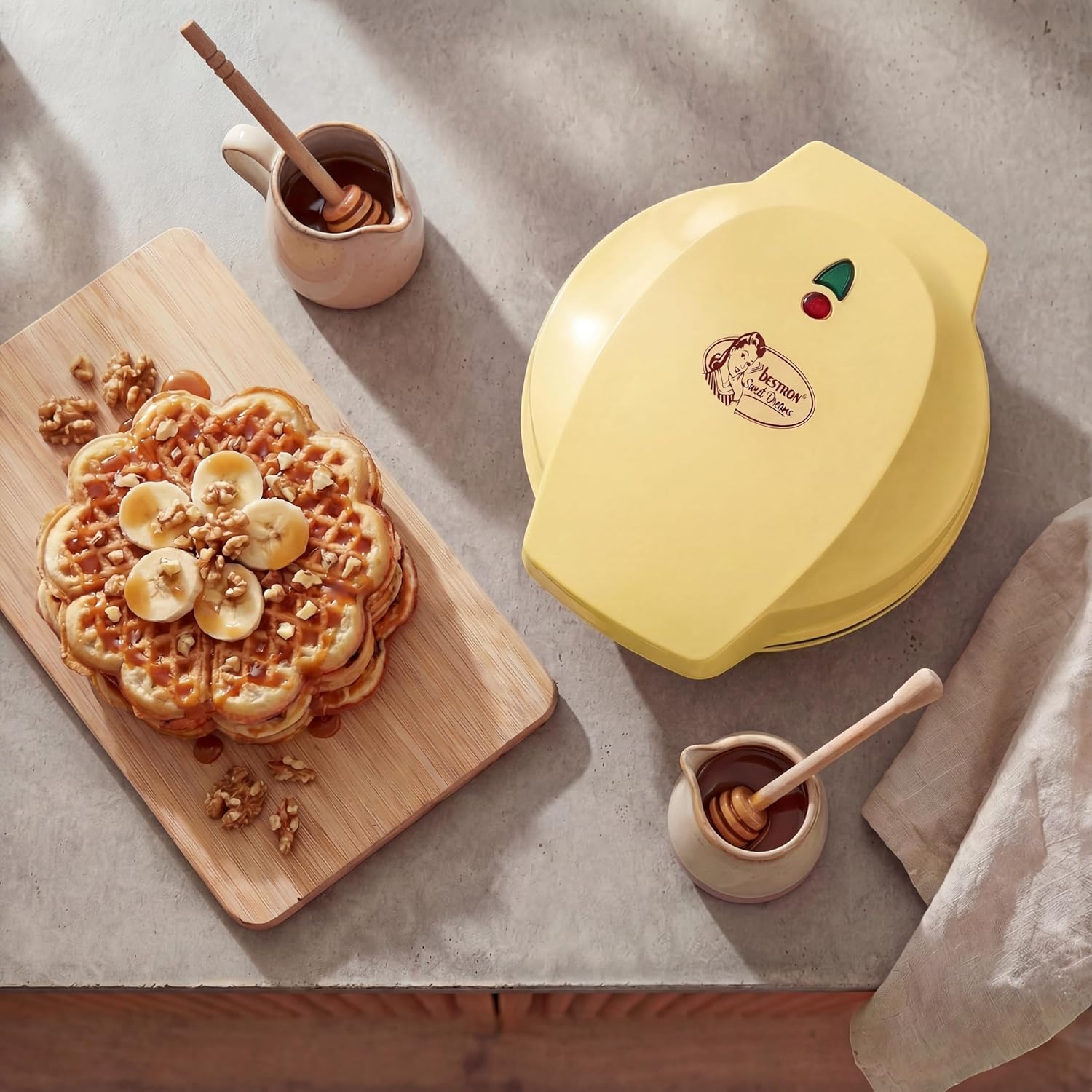Bestron Waffle Maker a Cuore 700W, Giallo - immagine 8