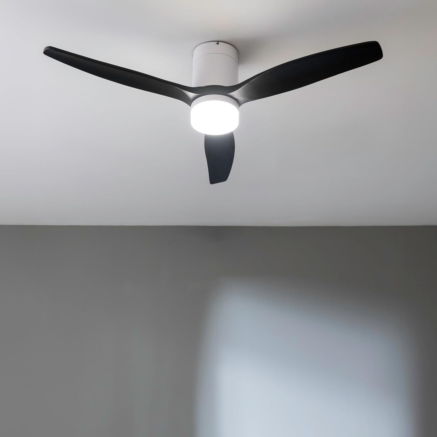 Cecotec Ventilatore Soffitto con Luce EnergySilence Aero 5600 - immagine 2
