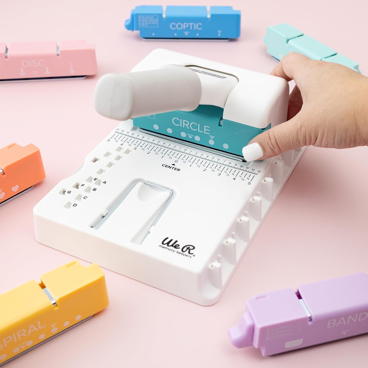 We R Memory Keepers WR Multi Cinch 2:1Circle&Disc - immagine 8