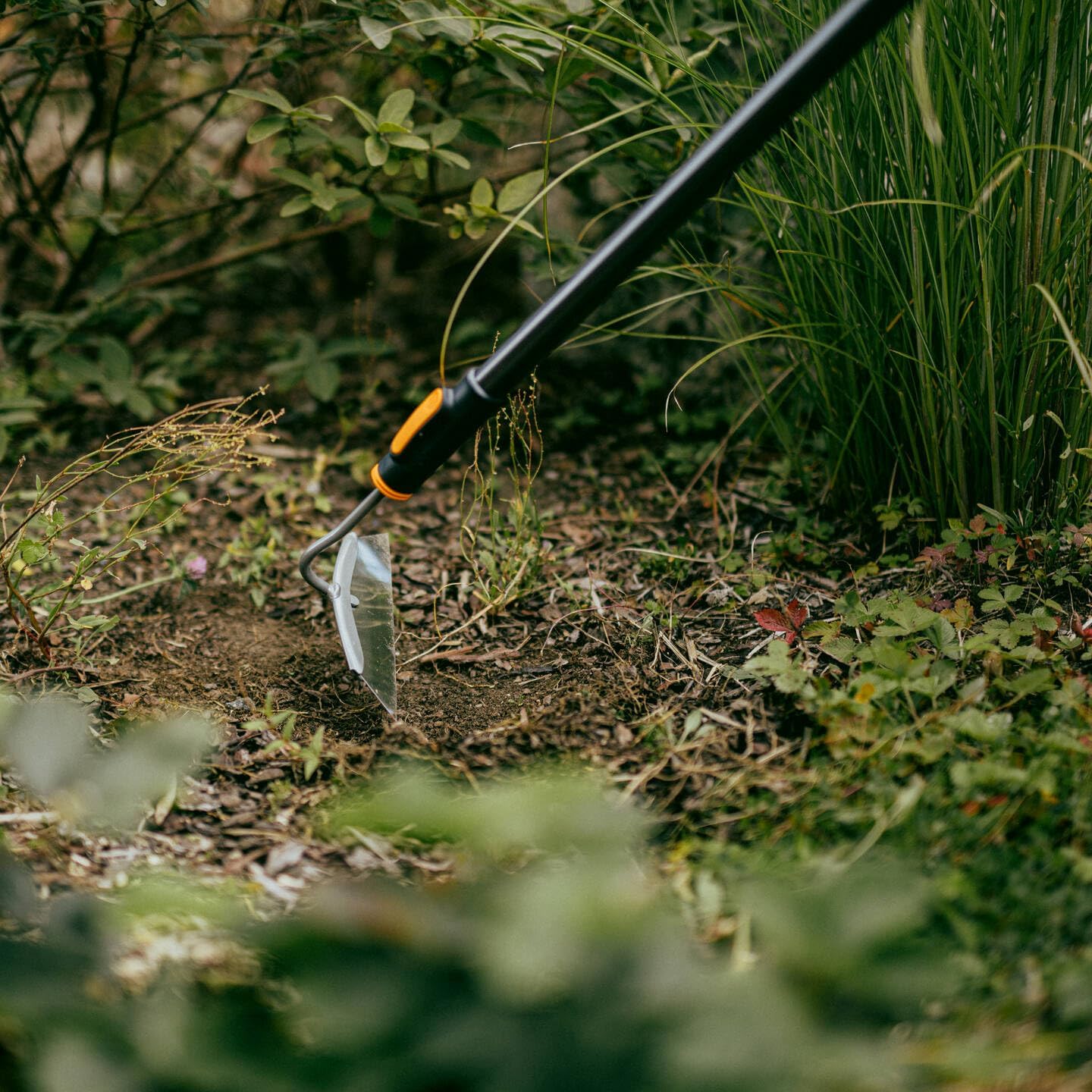 Fiskars OneClick Zappa da Giardino, Robusto Accessorio per Zappare e ...