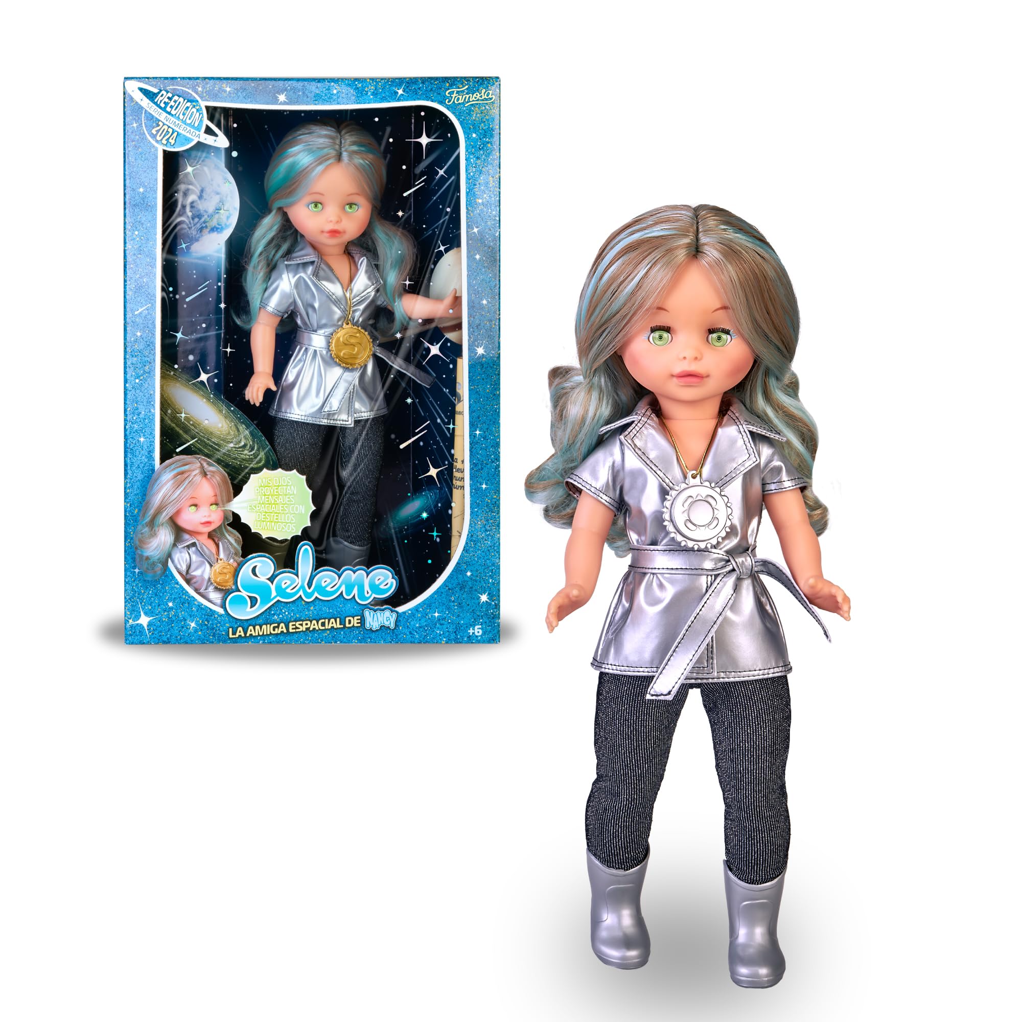 Nancy Collezione Selene, ristampa del 1981 con Trench Metallizzato, Pantaloni neri e Stivali Argento, Posiziona il Medaglione e i Suoi Occhi si illuminano, Fatto a Mano in Spagna, Famosa (NAL10000)