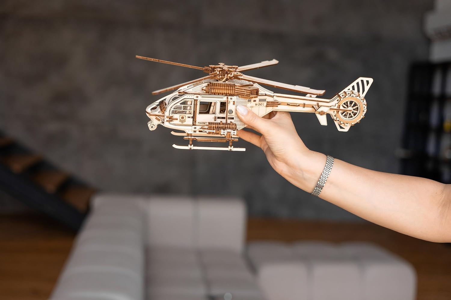 Wood Trick Thunder Chopper - Puzzle Elicottero 3D in Legno - immagine 2