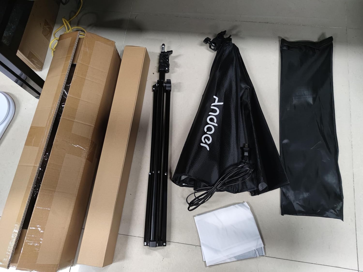 Set Softbox Andoer Octagon 70cm con Treppiede 2.1m - immagine 8