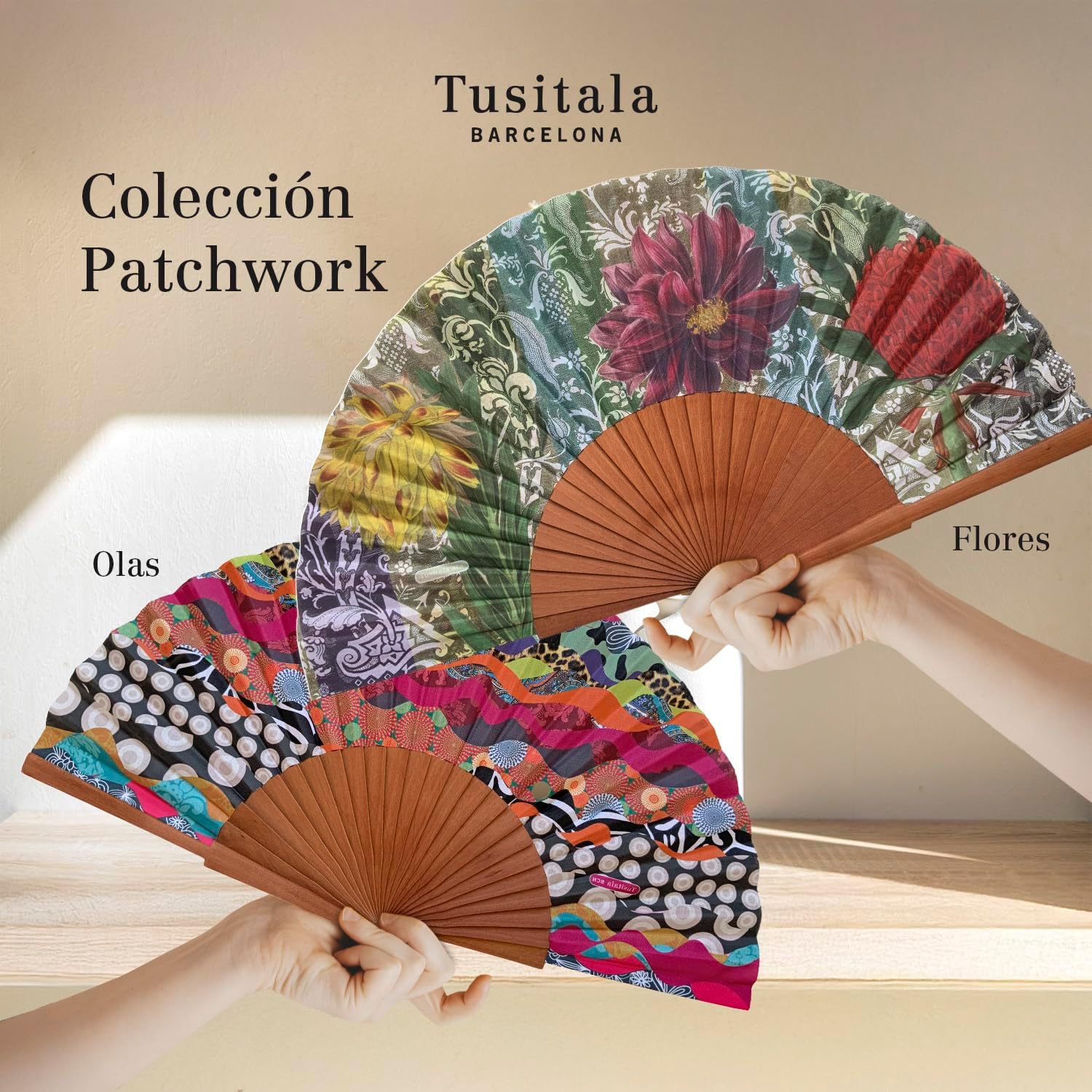 Tusitala Barcelona Ventaglio Legno e Cotone Patchwork - immagine 2