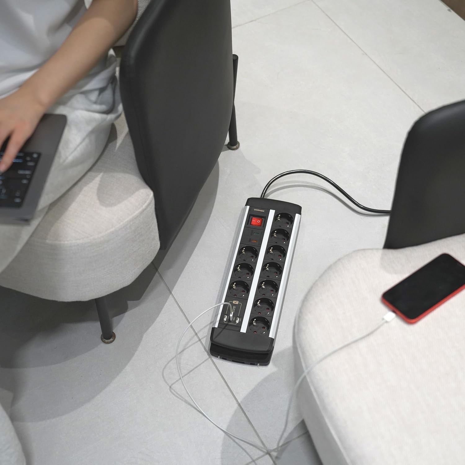 Ucomen Ciabatta Multipresa 10 Prese con USB C & 2 USB-A - immagine 4