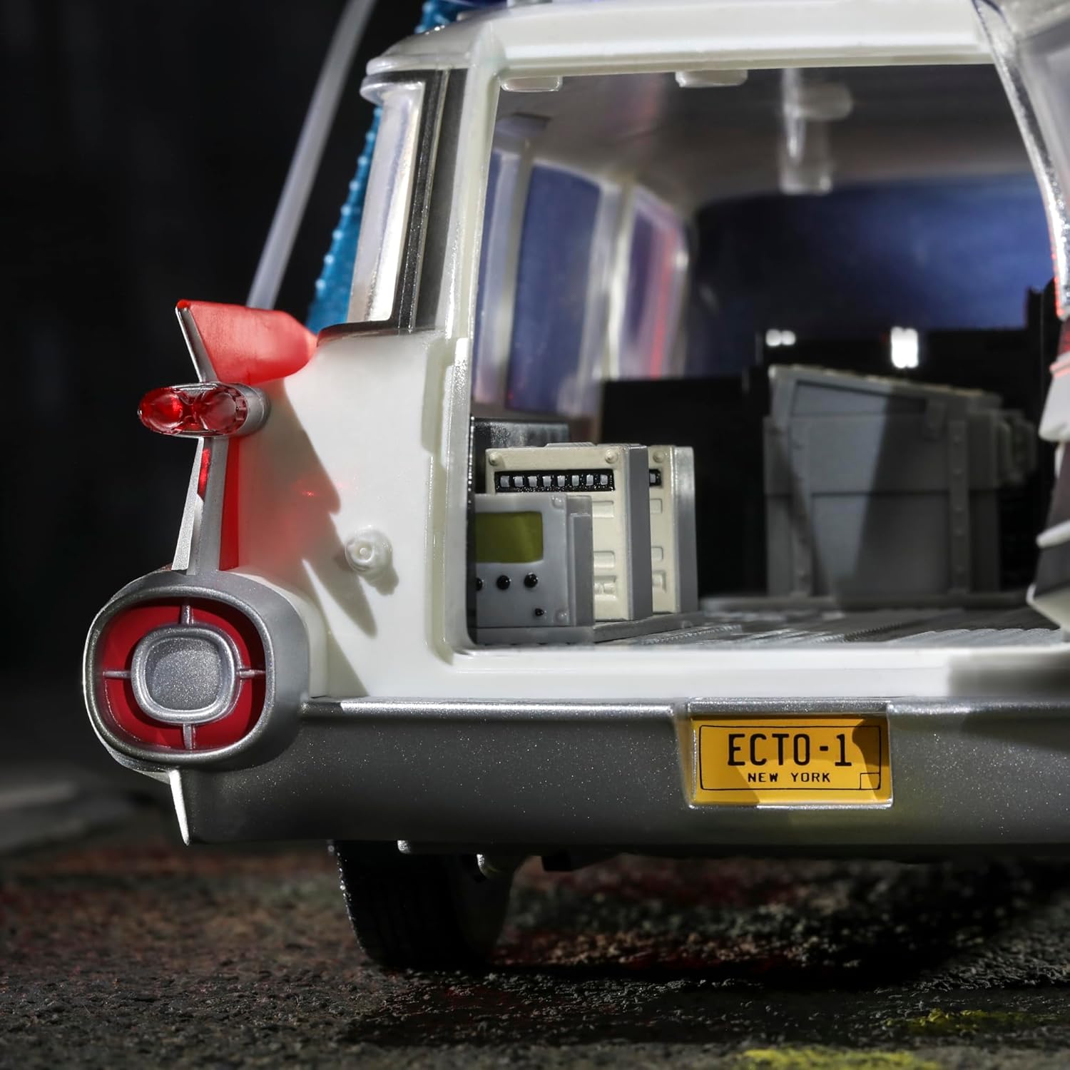 Ghostbusters Plasma Series - Ecto-1 (1984) 1:18 - immagine 11