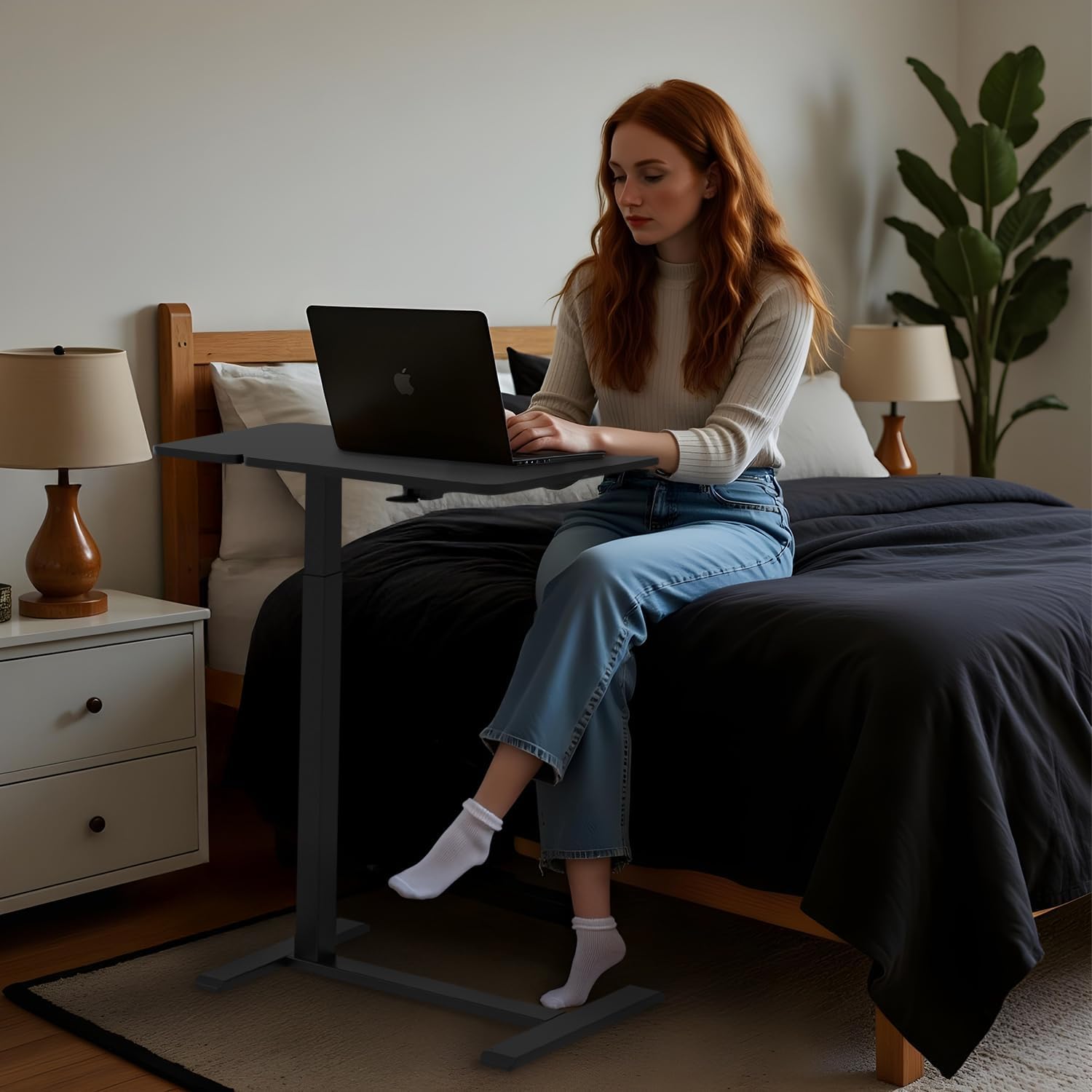 Maclean Scrivania Portatile Regolabile con Ruote, Nero - immagine 2