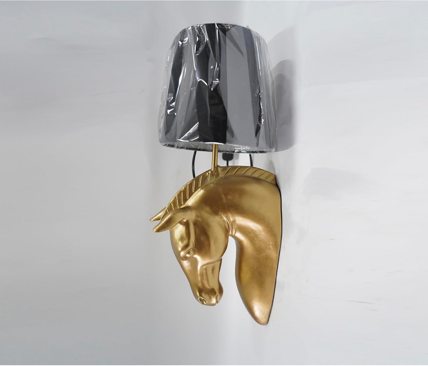 LAMPARA APLIQUE RESINA 18X21,5X50,5 CABALLO DORADO