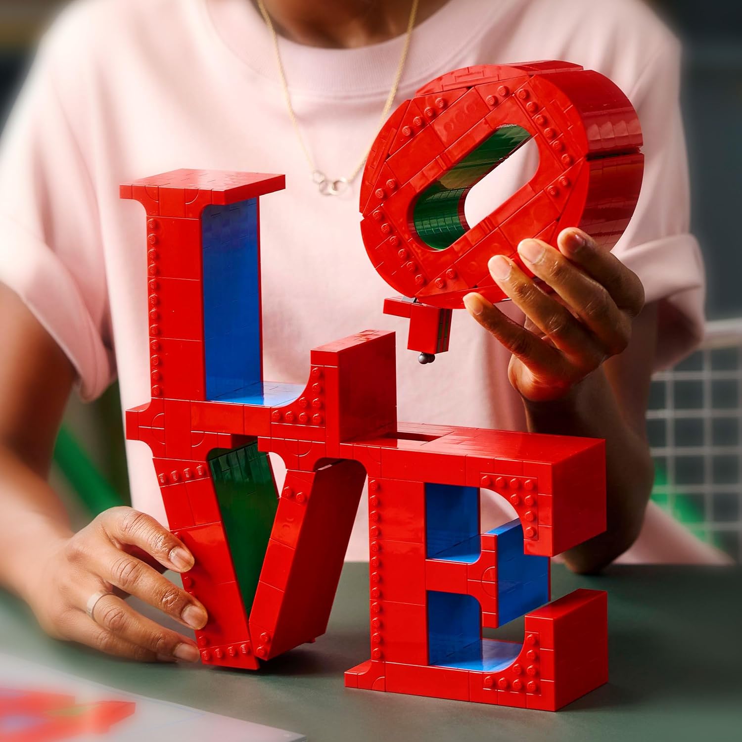 Lego Art LOVE - Modellino Scultura Pop di Robert Indiana - immagine 5