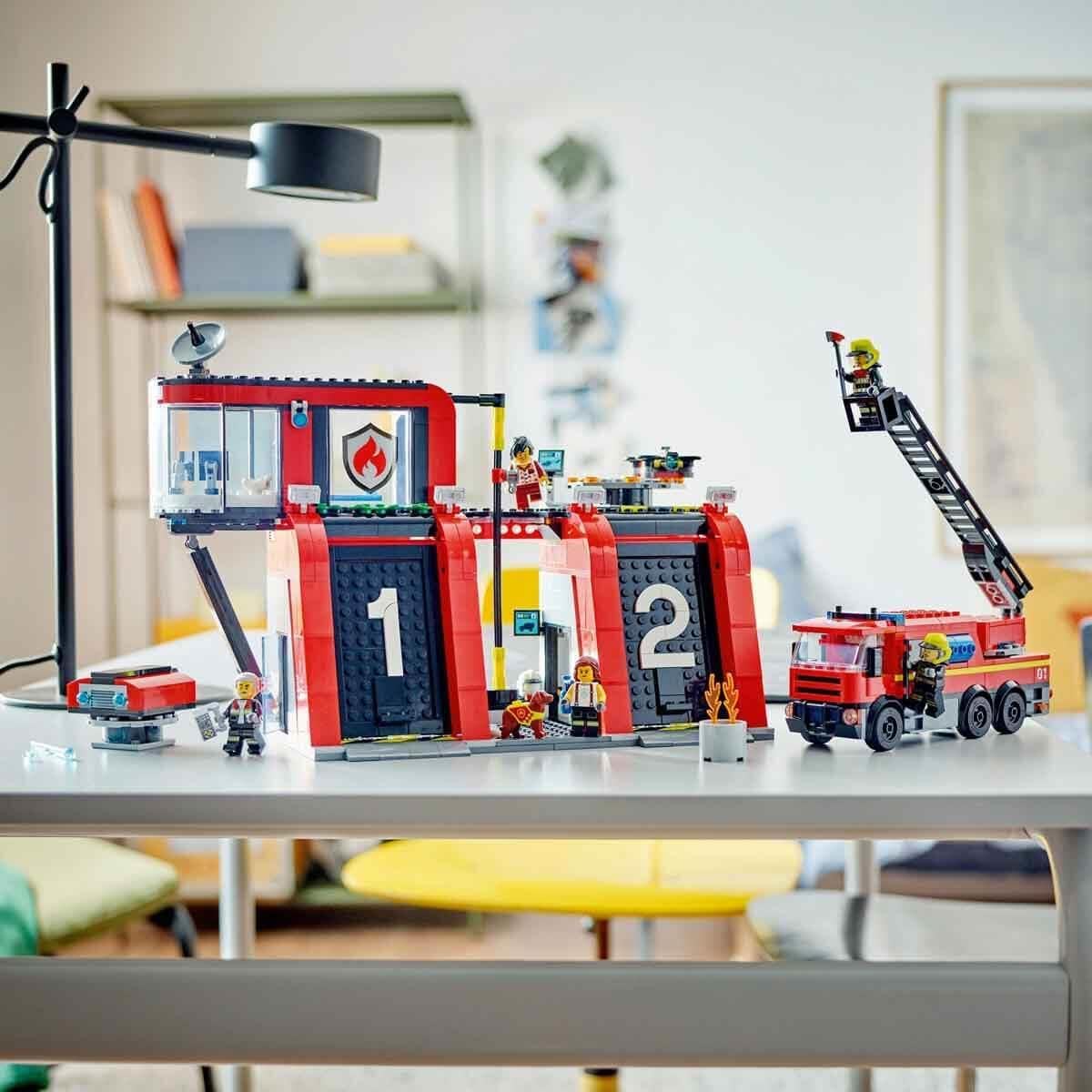 LEGO City Caserma Pompieri e Autopompa 60414 - immagine 2