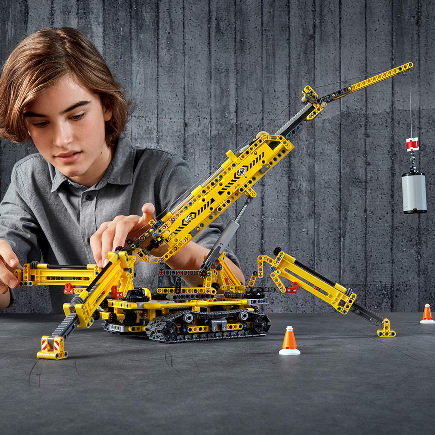 Lego Technic 42097 - Grue a cingoli compatta (920 pezzi) - immagine 2