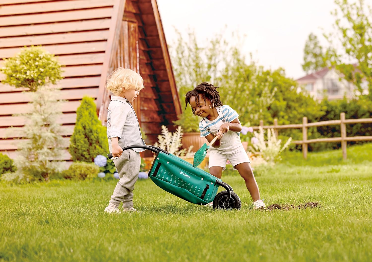 Hape Carriola da Giardinaggio per Bambini 20L - immagine 5