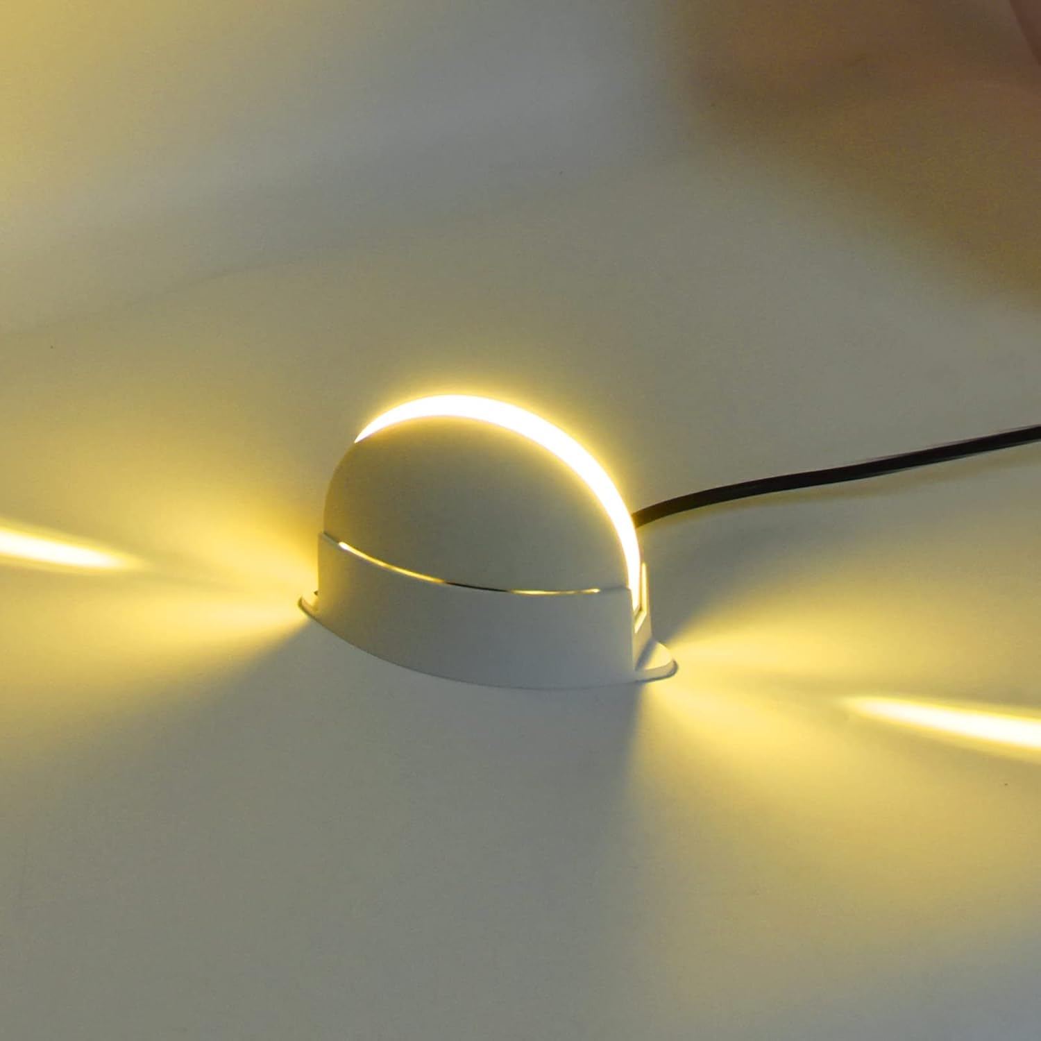 Lampadanzale a LED Alla Moda, Luce Calda - immagine 2