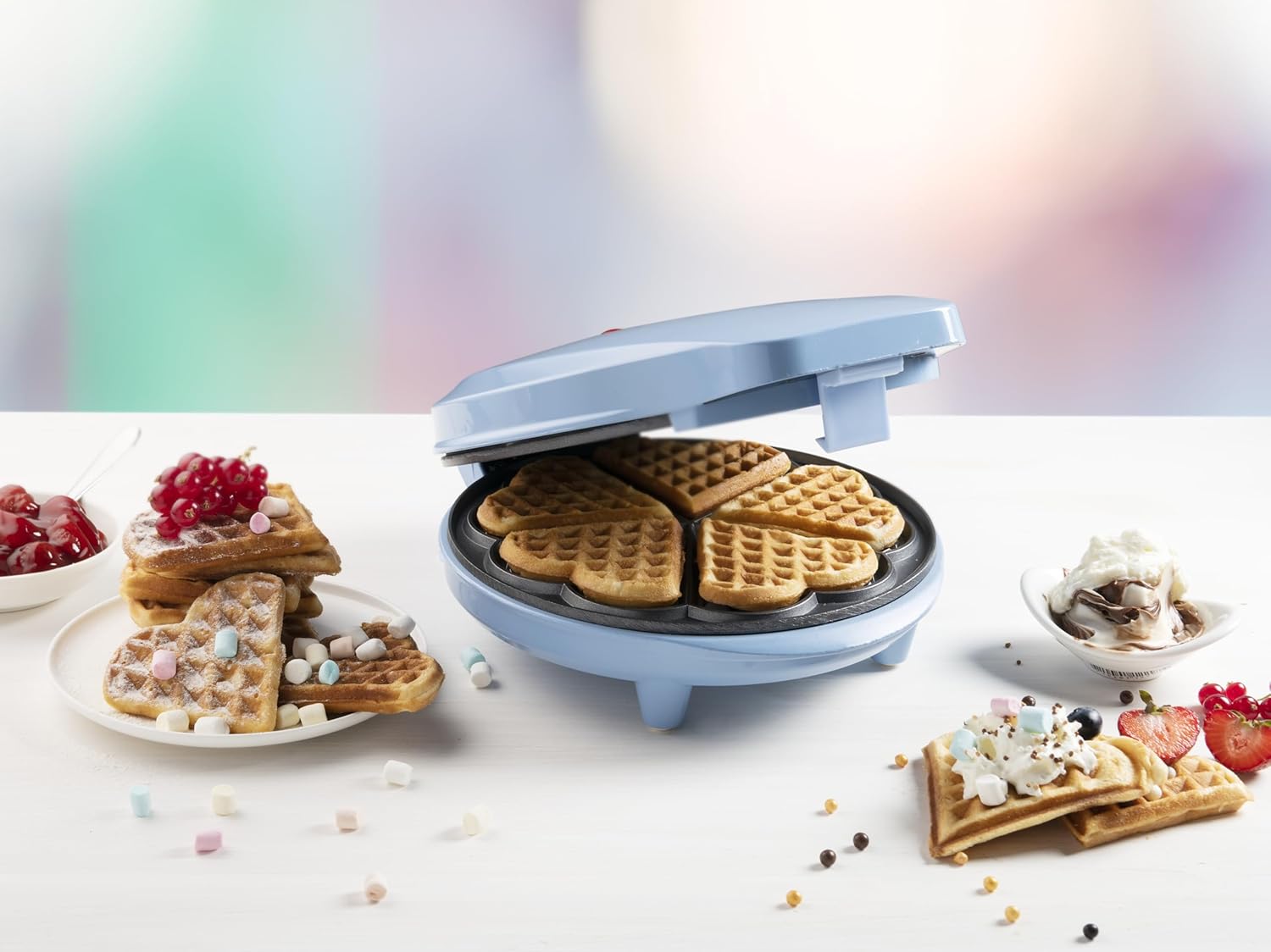 Bestron Waffle Maker a Cuore 700W, Blu - immagine 4