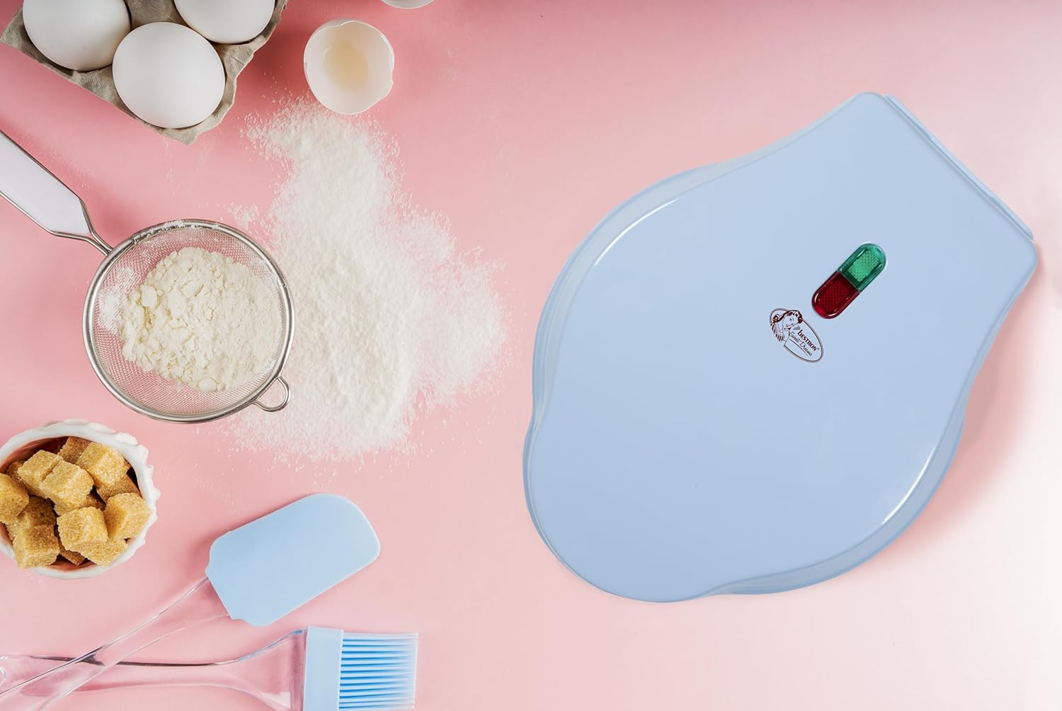 Bestron Waffle Maker a Cuore 700W, Blu - immagine 5