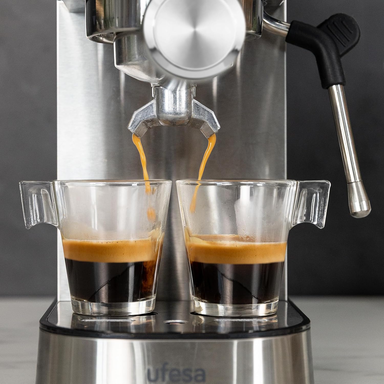 Ufesa Arona Macchina Caffè Espresso 1350W 20 Bar - immagine 5