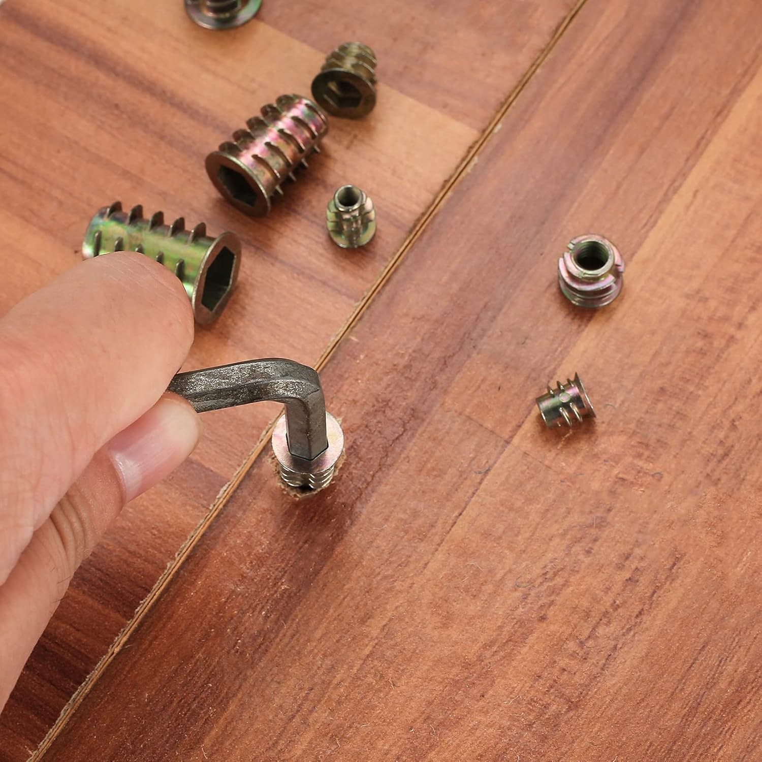 230 Pezzi Inserti Filettati M4-M10 per Legno - immagine 5